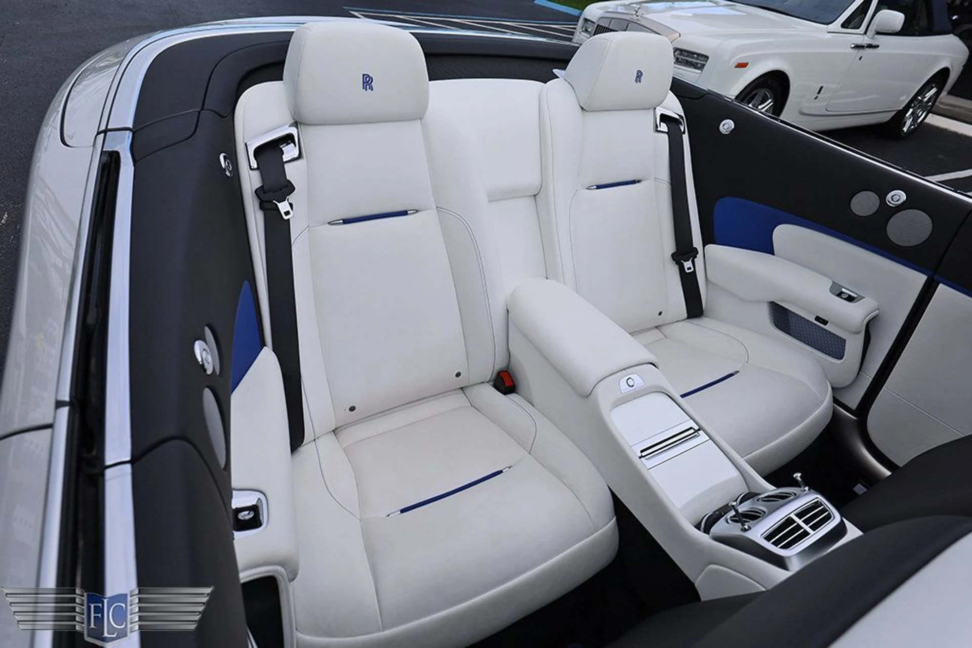 mph016_3165552146_used_2018_rolls_royce_dawn_convertible_6305_22879158_17_1024_c8aac39963