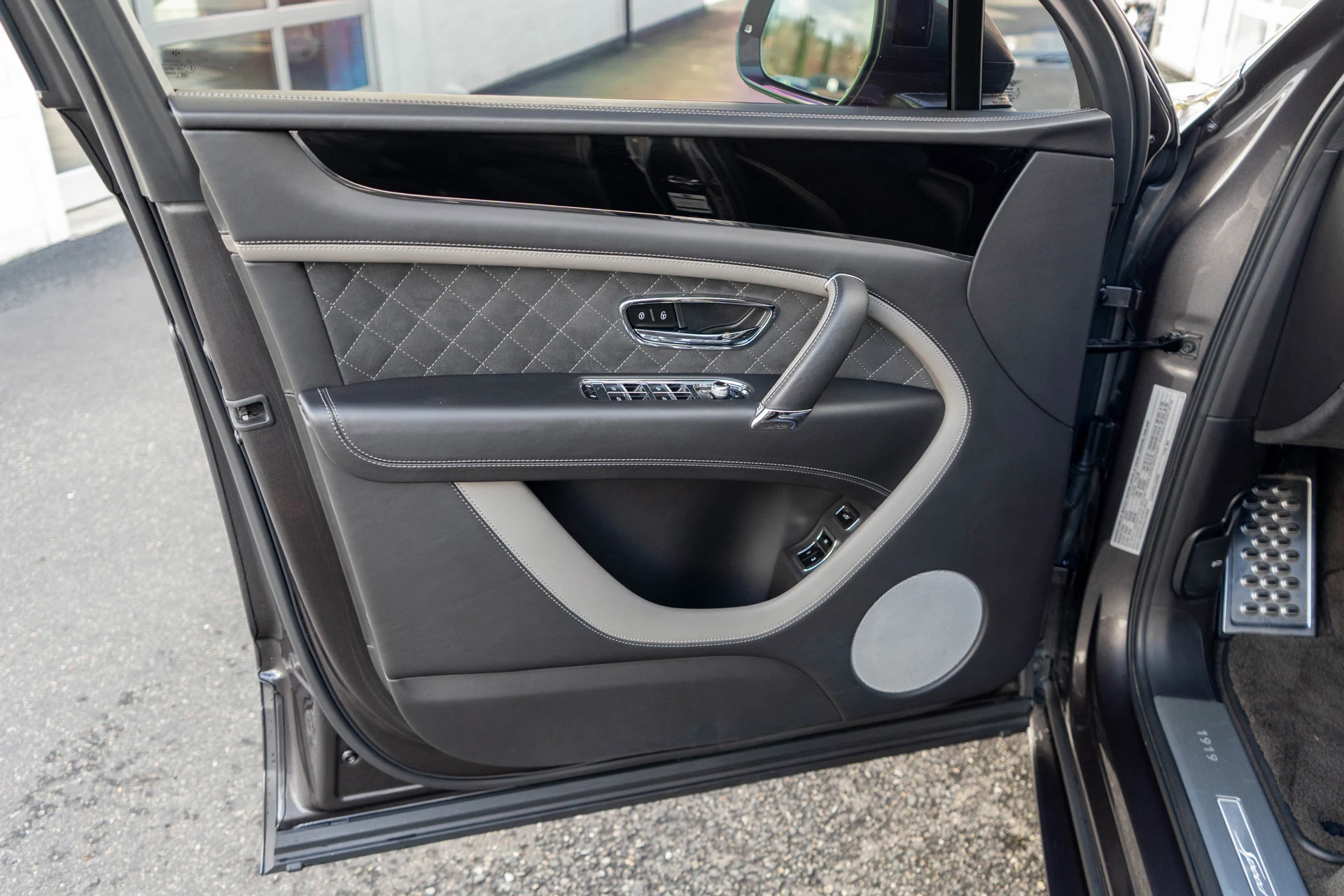 mph016_3169225722_17_ba3aaa1206