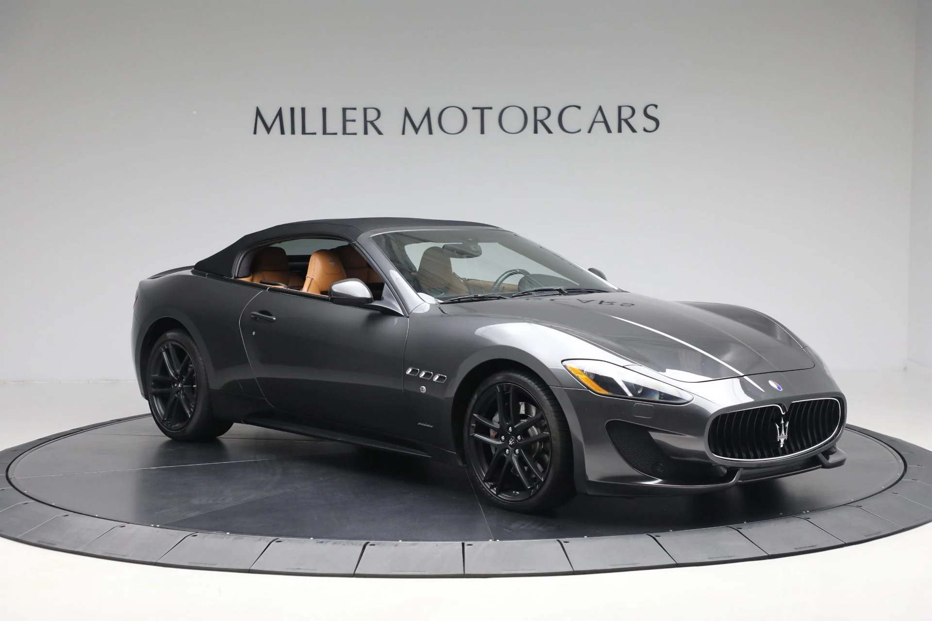 mph016_3182450377_Used_2015_Maserati_Gran_Turismo_d4253dd3ae