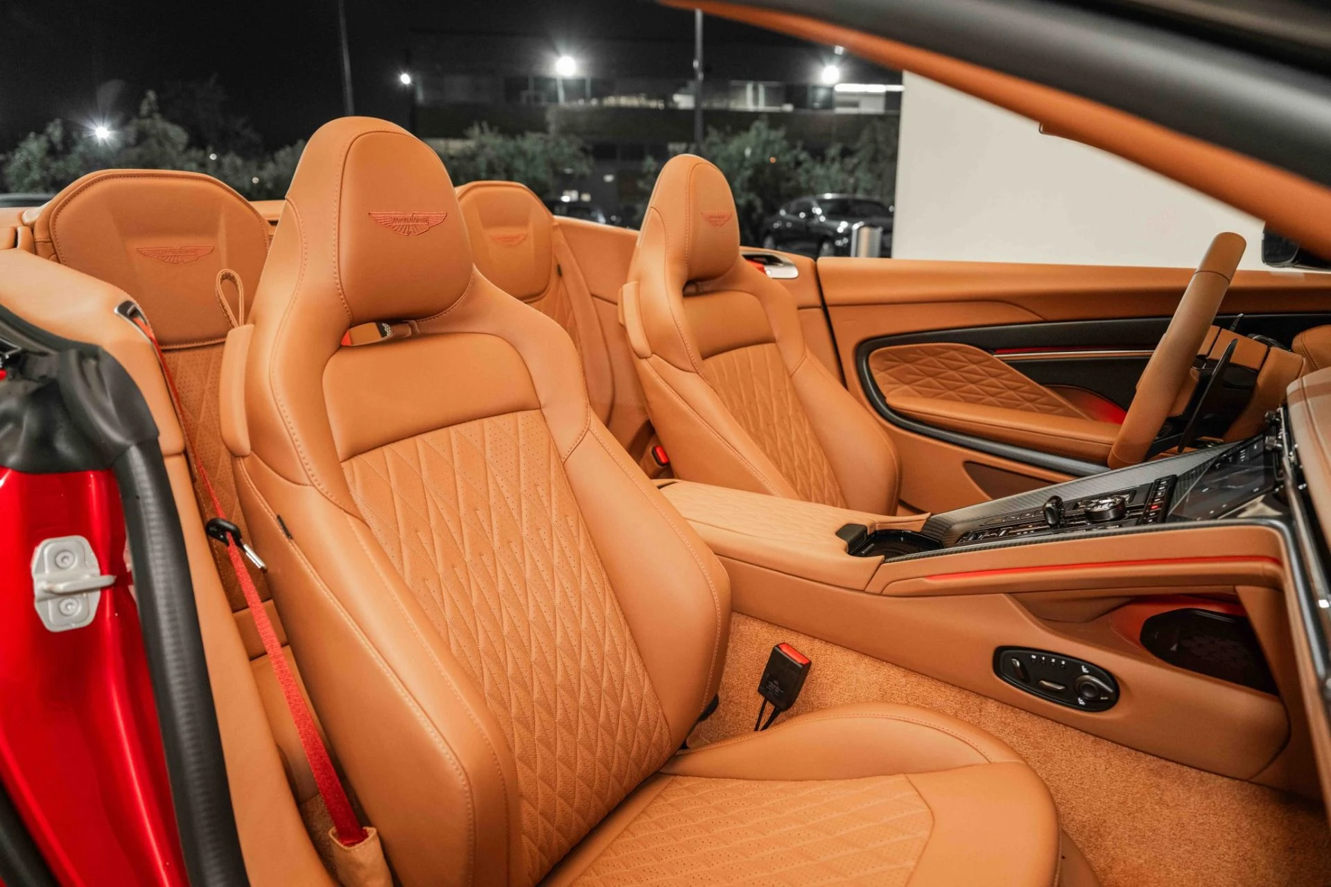 mph016_3186470856_Used_2025_Aston_Martin_DB_12_Volante_1727880982_434a3a8f1b