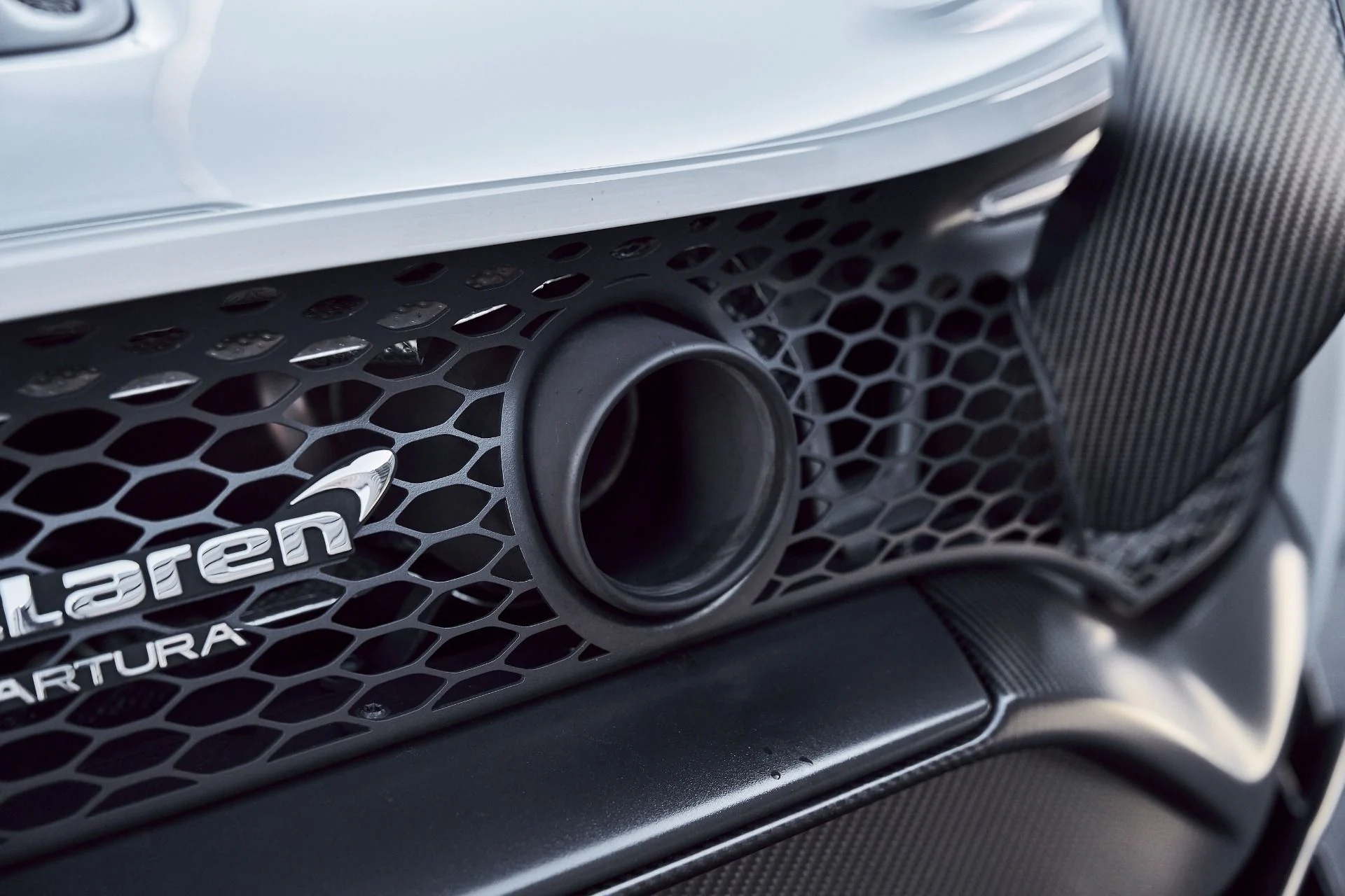 mph016_3190220766_Used_2023_Mc_Laren_Artura_1773773882_5fb51d2a82