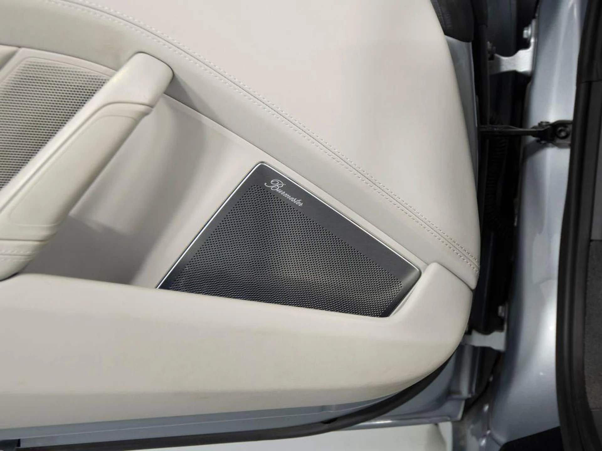 mph016_3195838584_yi_E80_Uz_Z3kkl_R_Wt83_JT_1u_Ty_FA_2192e4cfec