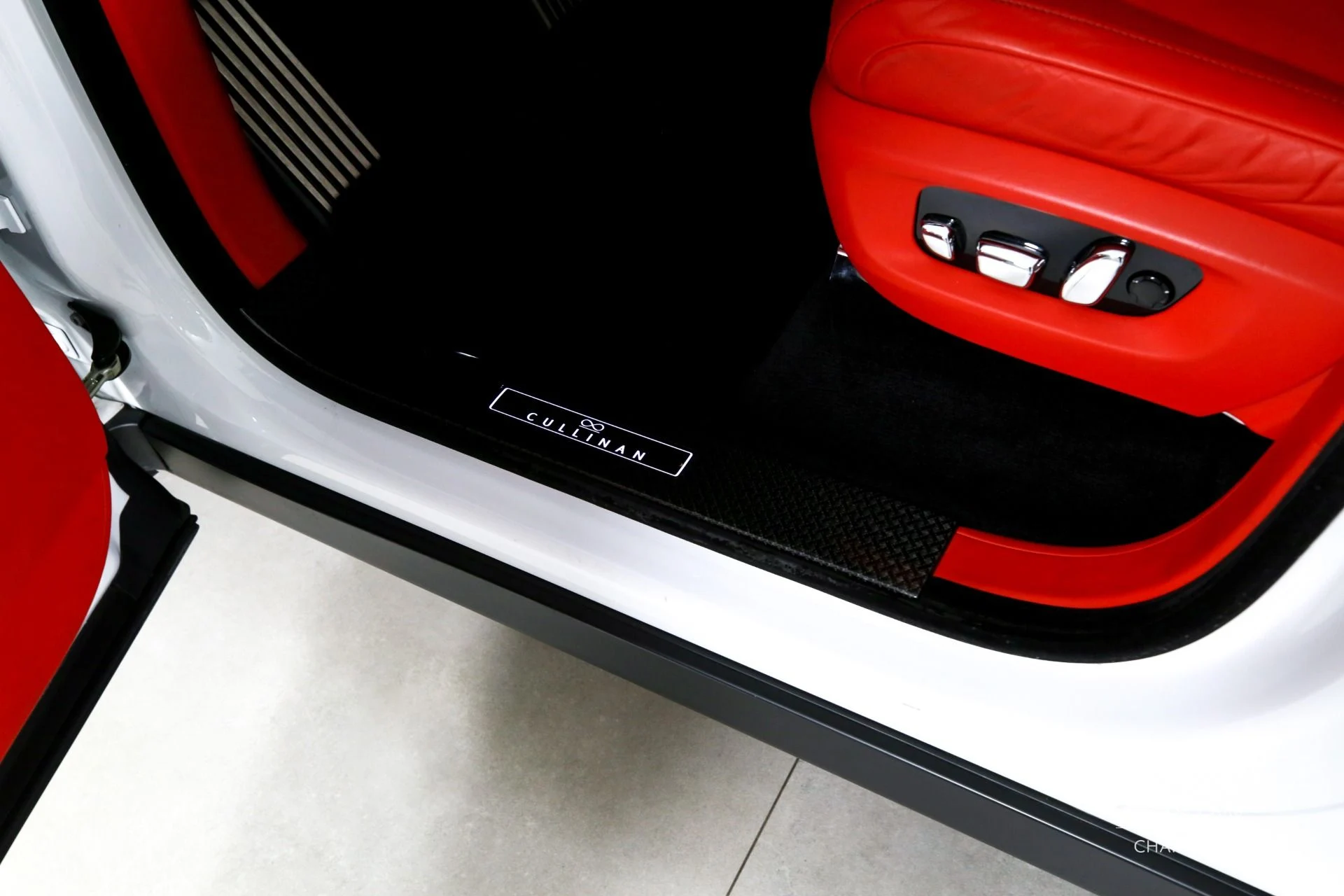 mph016_3201957830_Used_2021_Rolls_Royce_Cullinan_Black_Badge_1767727722_316da64d3e