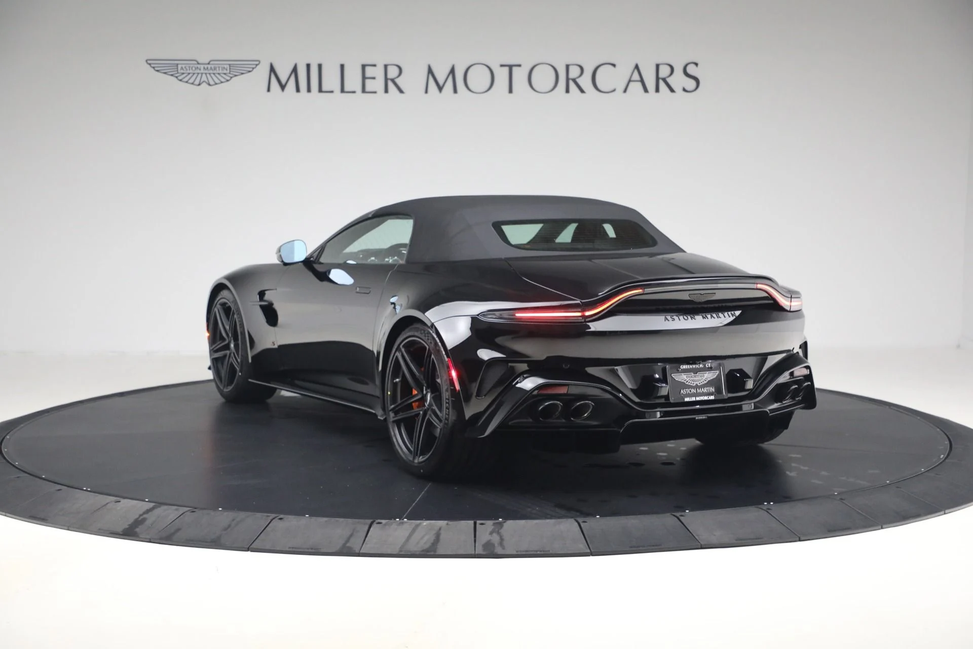 mph016_3203064747_New_2026_Aston_Martin_Vantage_S_Roadster_1790281816_6b9a4f7182