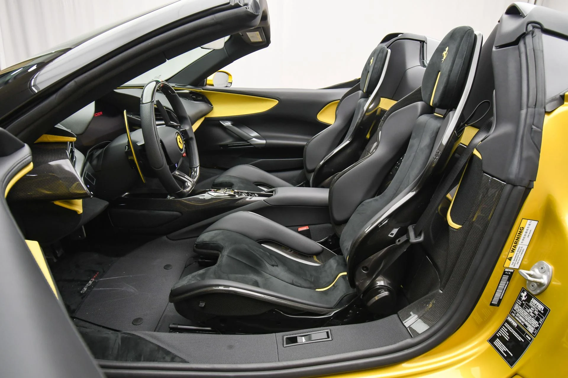 mph016_3209360540_Used_2022_Ferrari_SF_90_Spider_1755677228_92ed07c766
