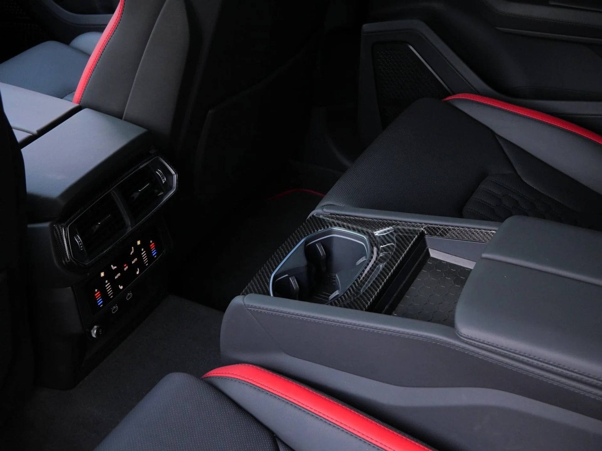 mph016_3209766642_436dd4cdb26d2022d37fc55a8af57ce3x_e53d87b744