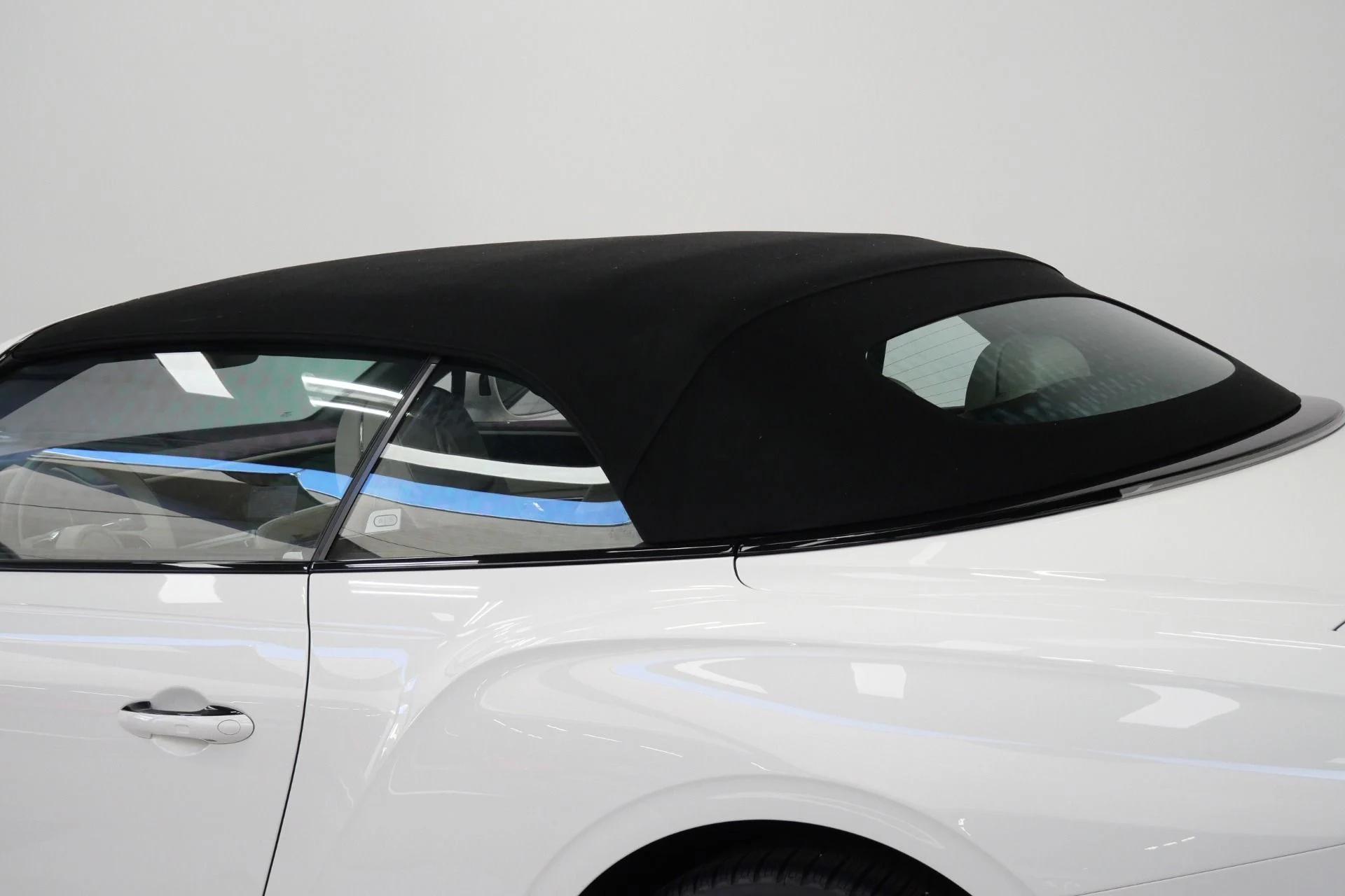 mph016_3210084064_Used_2022_Bentley_Continental_GTC_V8_Mulliner_Specification_Front_Seat_Comfort_Specification_1775574655_1c93c20871