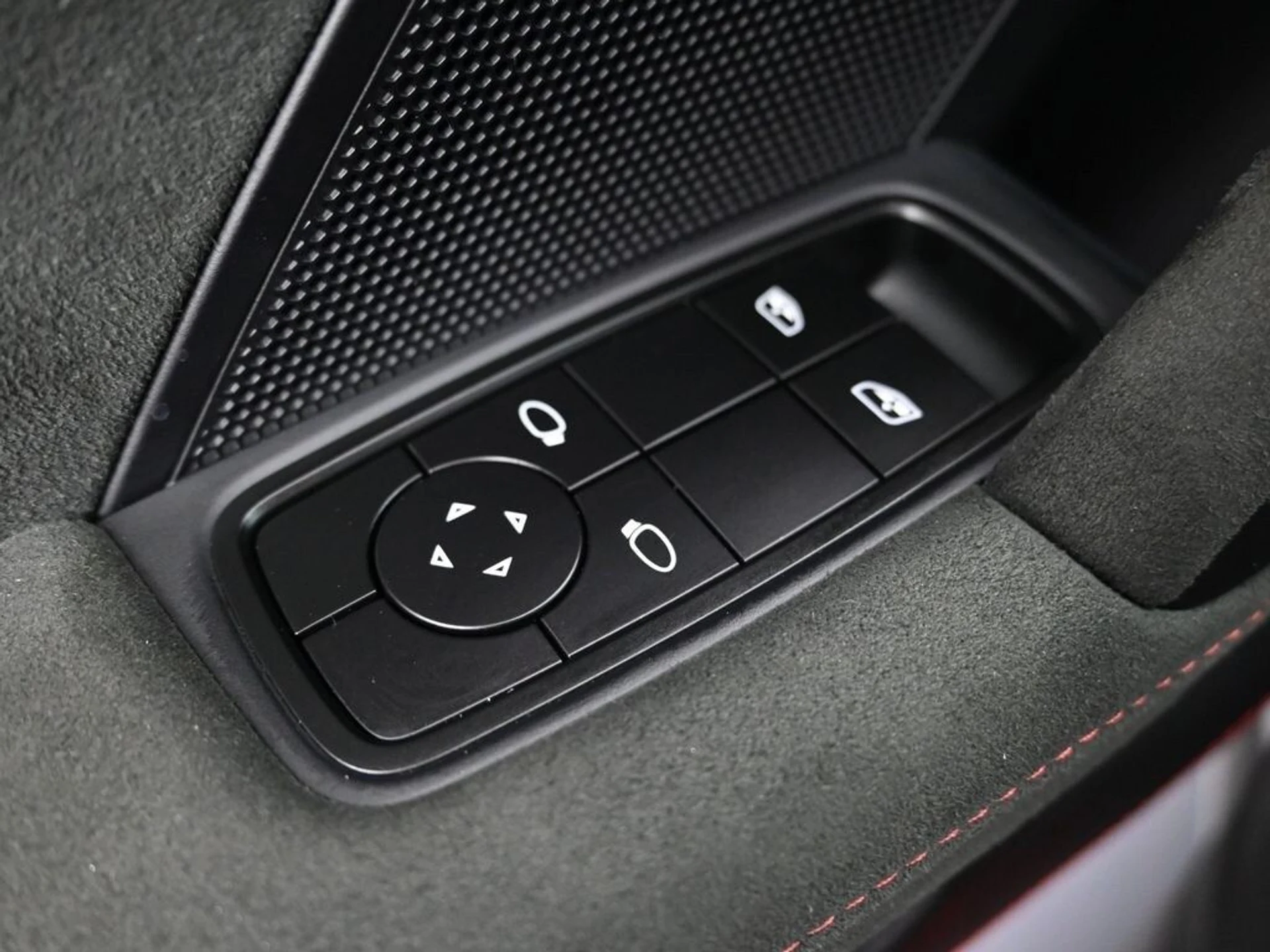 mph016_322083270_521b1cb77cbb6ef0becd7267c774c695x_416ba2a68d