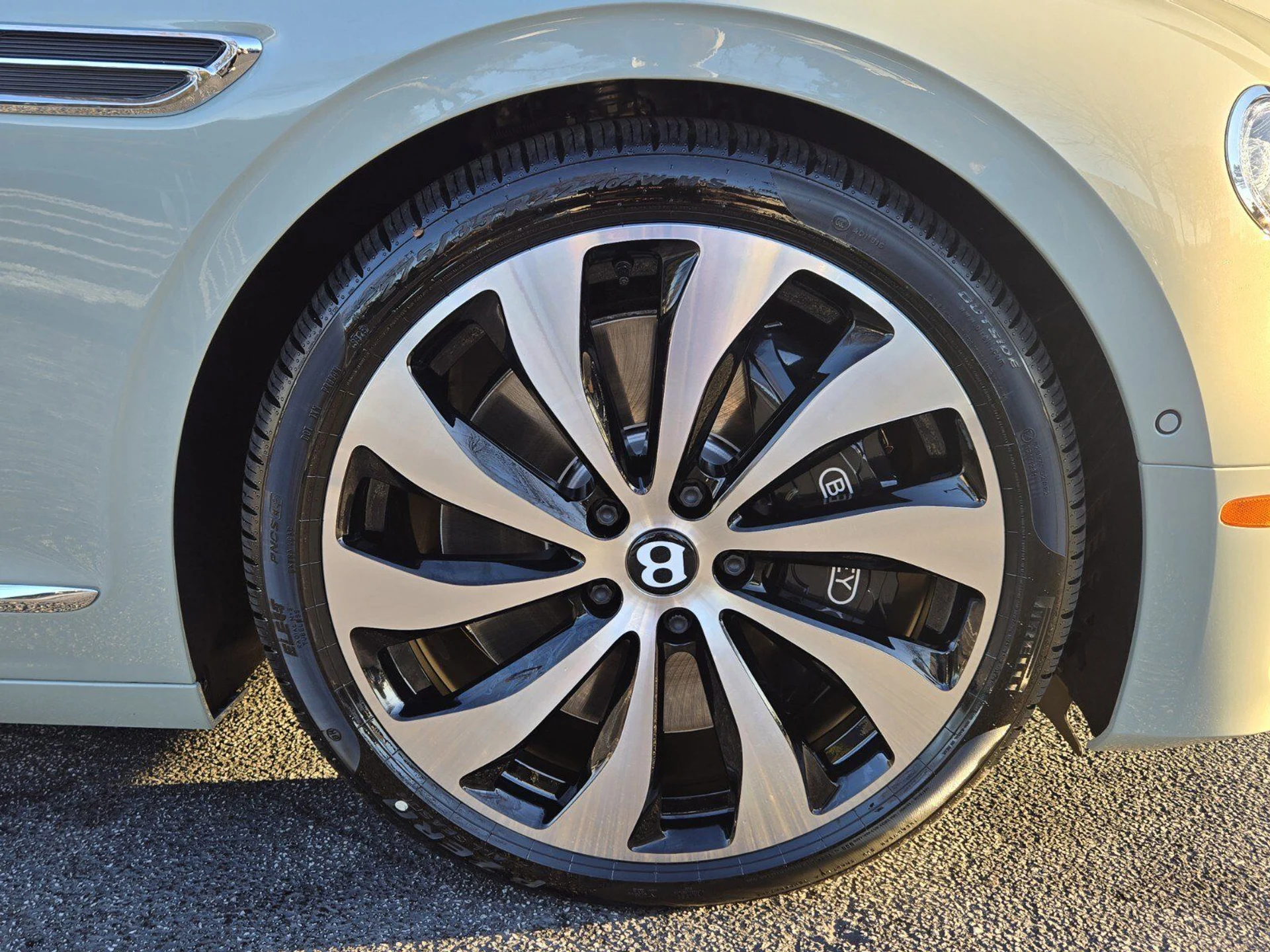 mph016_3222405511_215ccfed28be18485a31af737565968ex_23d81f8560