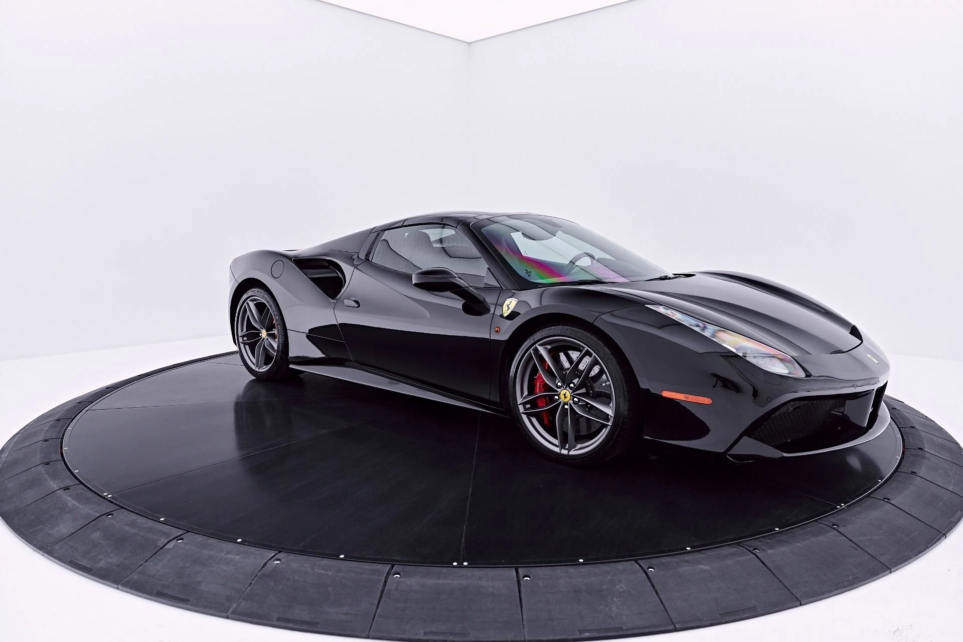 mph016_3230363928_Used_2018_Ferrari_488_Spider_Base_1782759813_74dd2a7d40