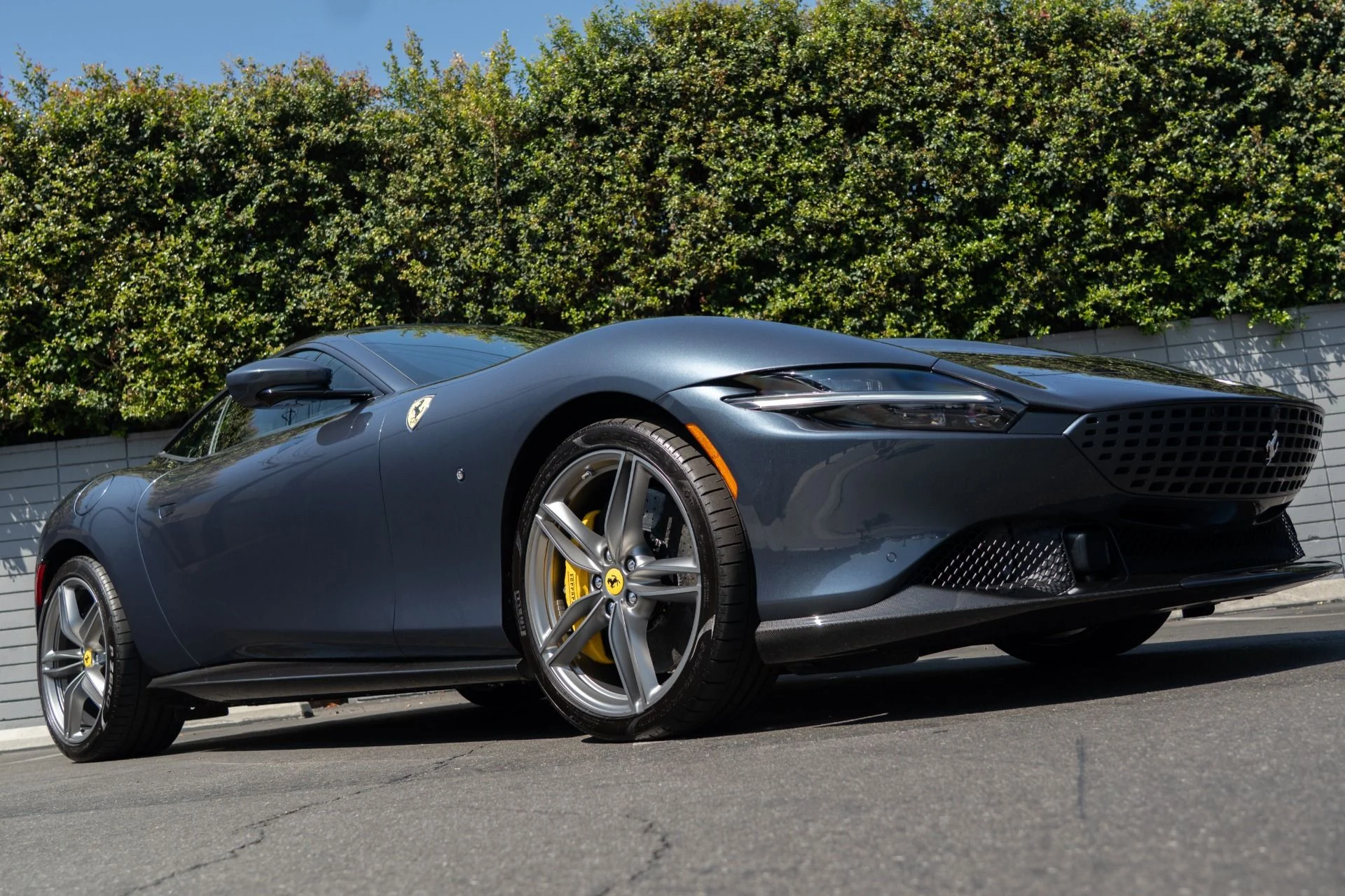 mph016_3231342138_Used_2024_Ferrari_Roma_1757965084_39b903277a