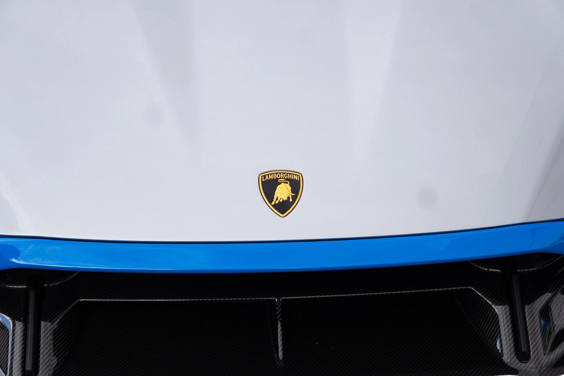 mph016_323593283_Used_2023_Lamborghini_Huracan_STO_1770160431_13d89befa8