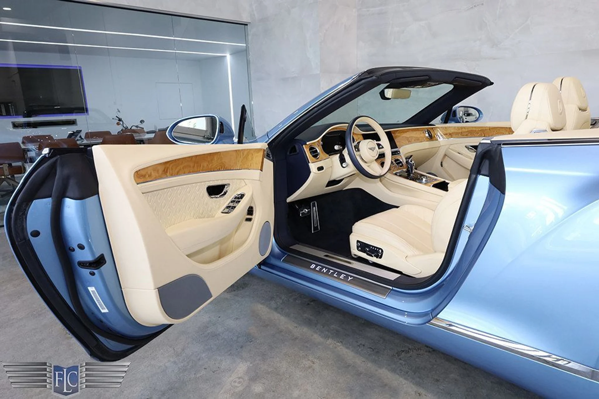 mph016_3236958172_used_2022_bentley_continental_gtcv8mullinerconvertible_9689_22873557_17_1024_12d237575f