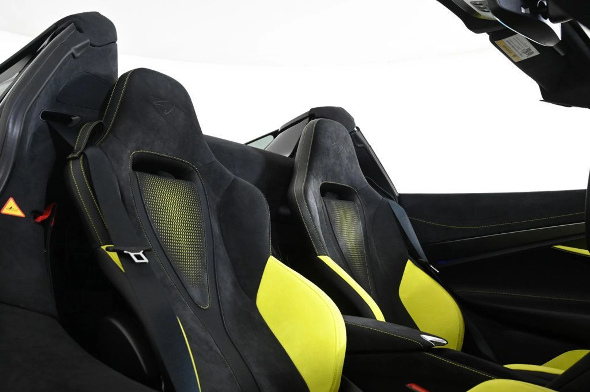 mph016_3239722481_used_2025_mclaren_750s_spider_11350_22950196_16_1024_f3cc13694f