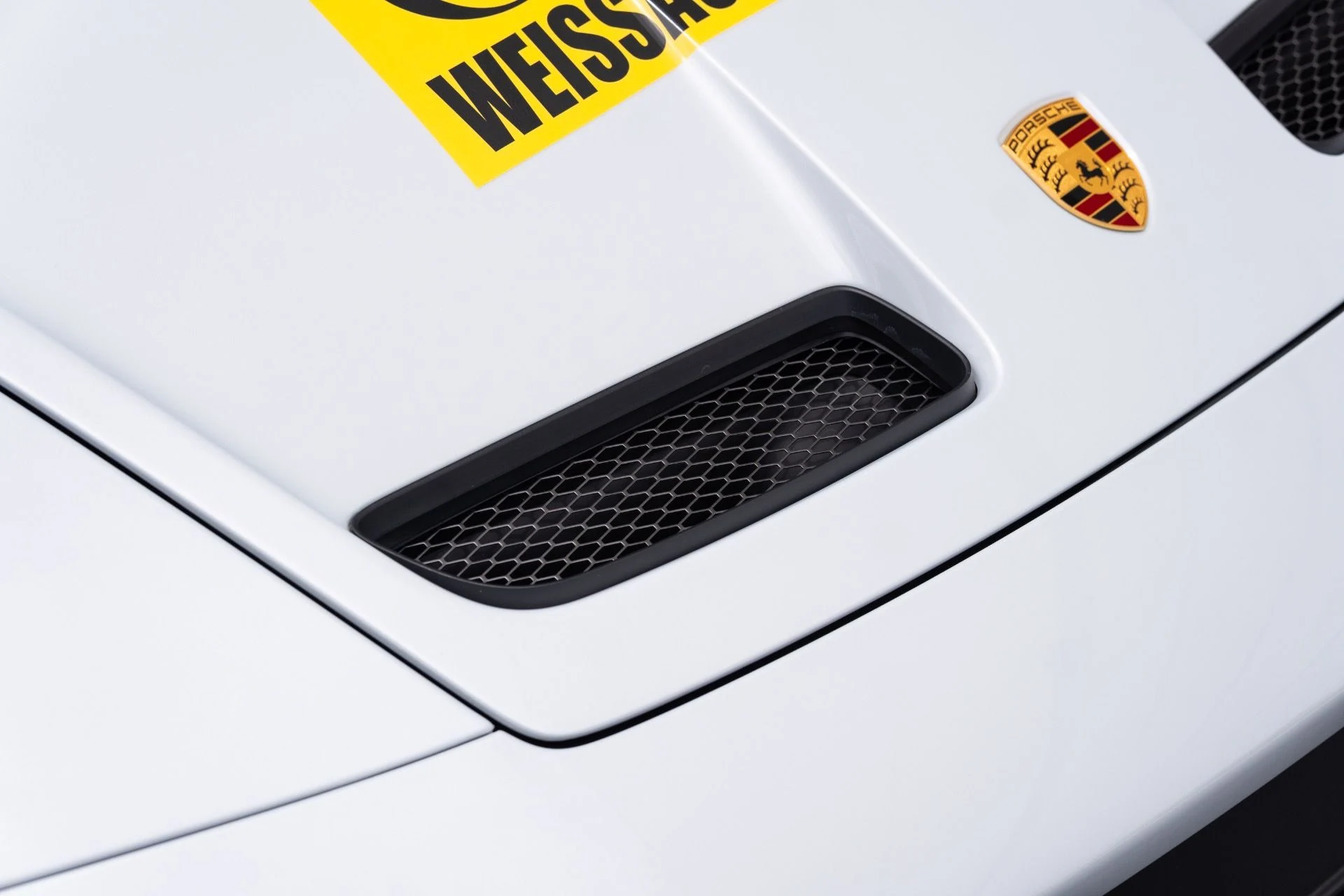 mph016_3244165499_Used_2024_Porsche_911_Dakar_1780610105_75acab3b84
