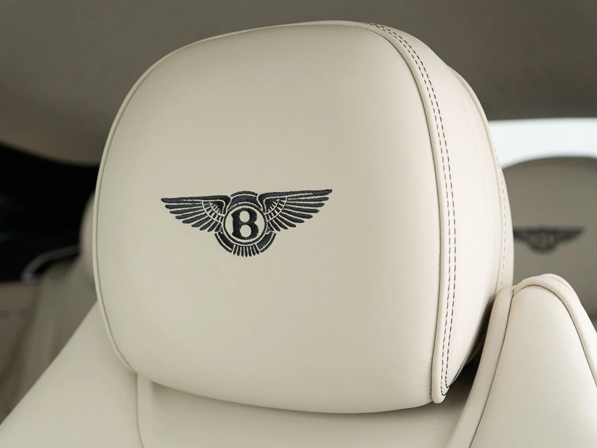 mph016_3244755789_3215cb7458310f40db607109b9fb0197_adf83075bb