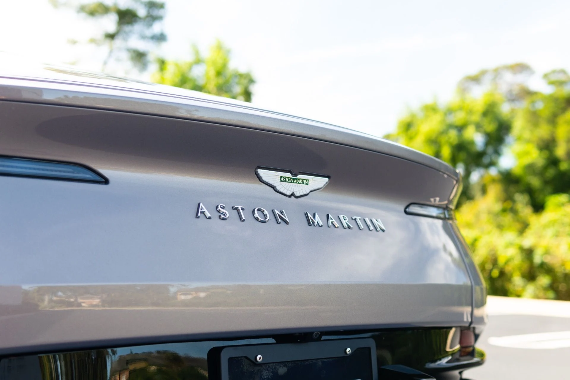 mph016_3244832012_Used_2023_Aston_Martin_DB_11_V8_1765580220_6a5b56237c