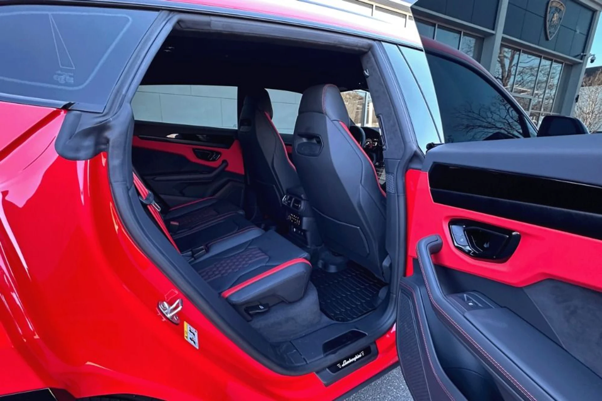 mph016_3246356474_Used_2024_Lamborghini_Urus_S_1766489865_f2ad86aa71