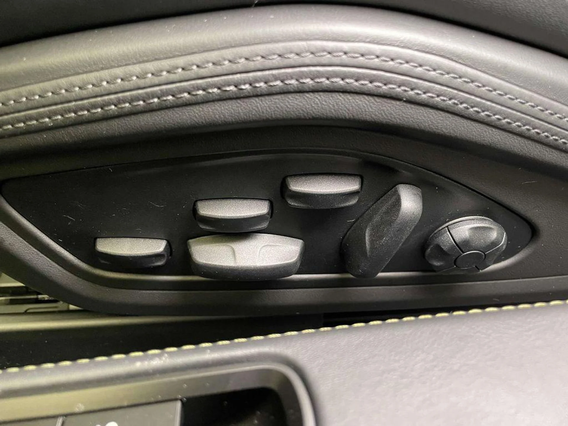 mph016_3247411961_l_S_Ryt_R85_Nc_Xik_H_Ur_Fq7l_R7_I9_Z_Hs_913e71e04d