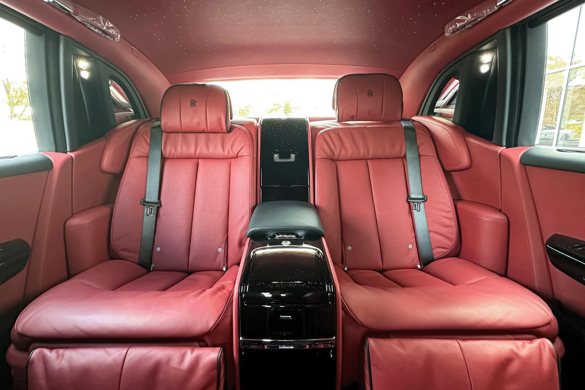 mph016_3248475189_Used_2022_Rolls_Royce_Phantom_EWB_1762892452_95c02cbf0b