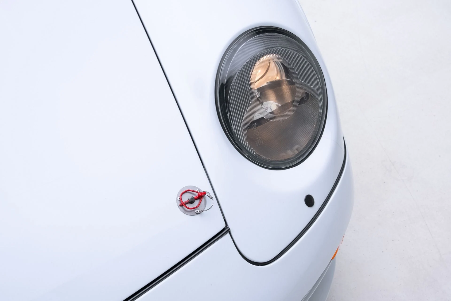 mph016_3258780930_Used_1997_Porsche_911_993_Cup_38_RSR_1773179300_0870f08ece