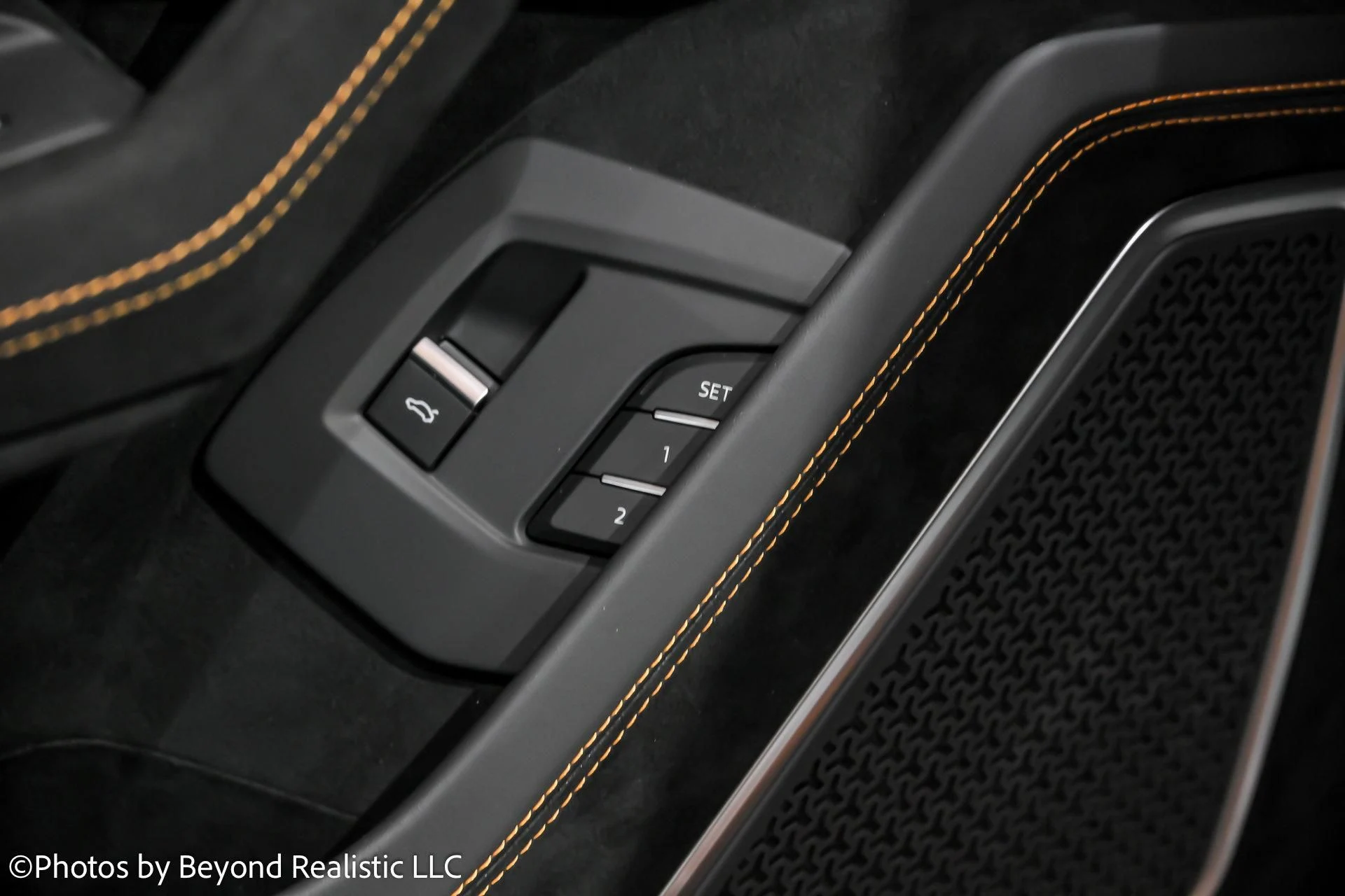 mph016_3263476470_Used_2024_Lamborghini_Urus_Performante_1765964554_70197a95ca