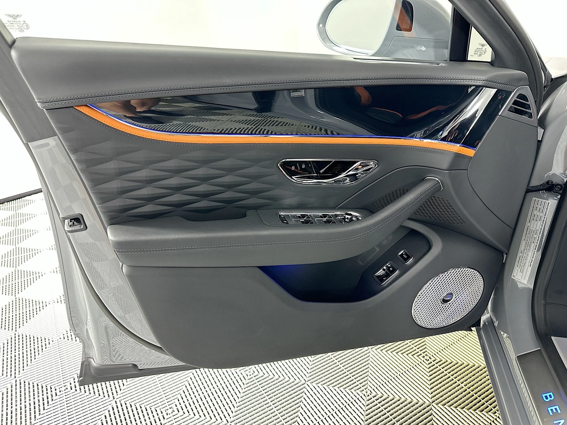 mph016_3266737943_17_03c61b362b