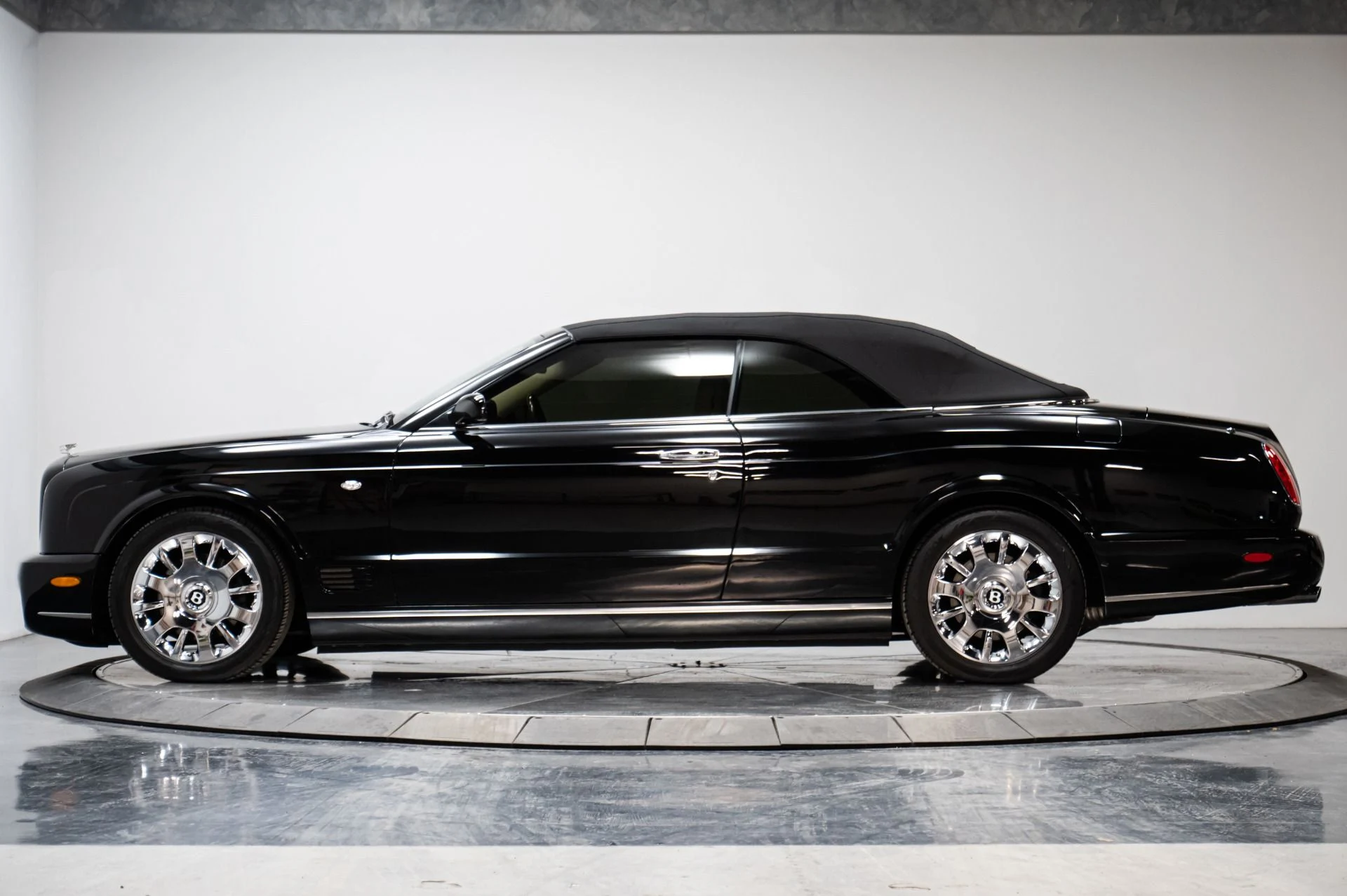 mph016_327223606_Used_2007_Bentley_Azure_1753214683_fad2bf3acb