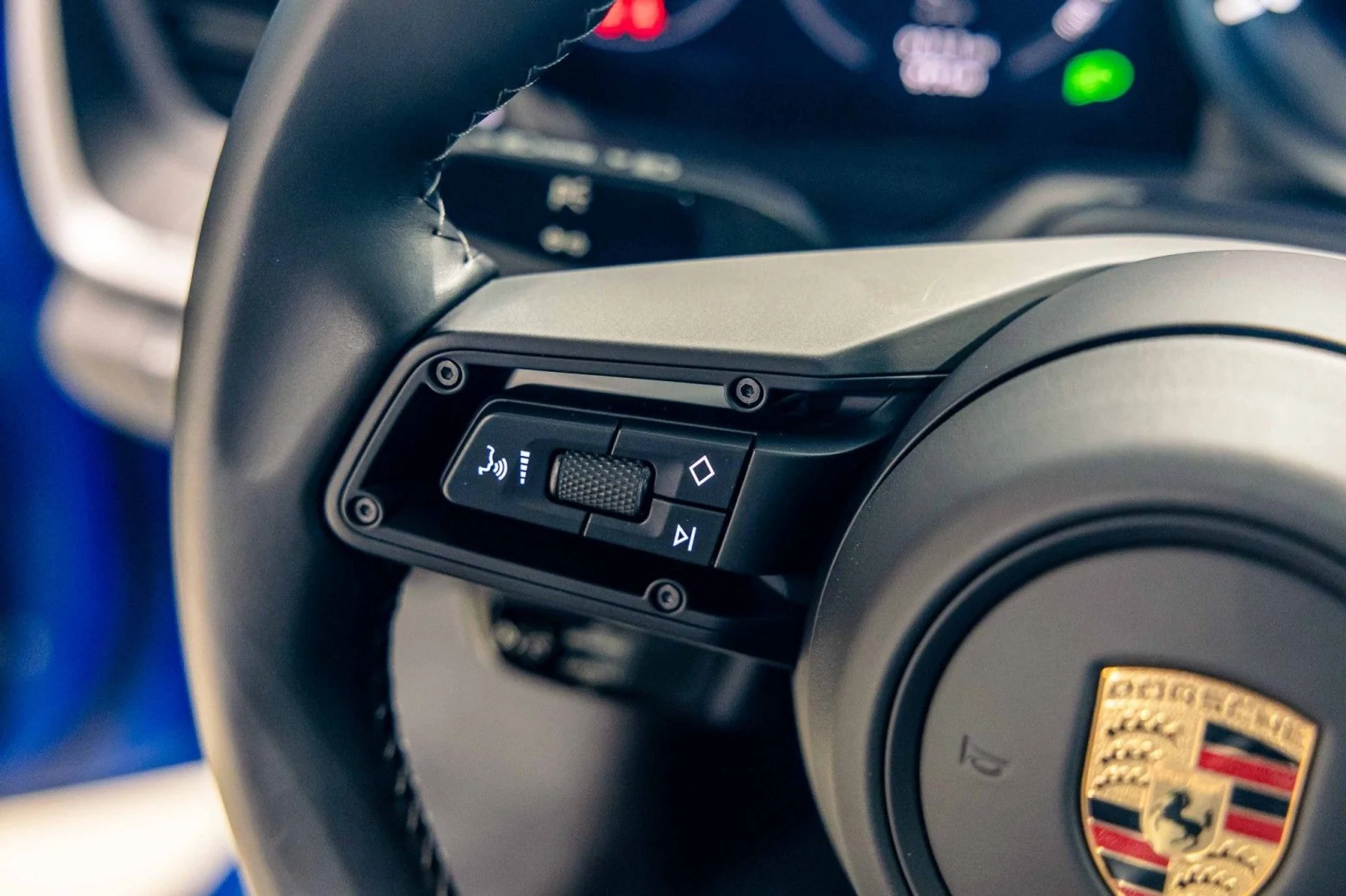 mph016_3277524092_bg_572c2c8ac3