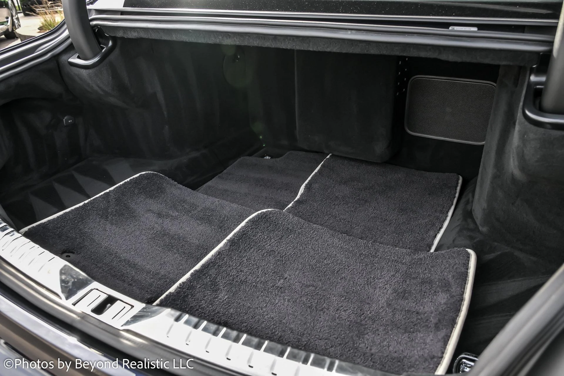 mph016_3278632807_Used_2022_Bentley_Flying_Spur_W12_1761810941_0b0ecb925d