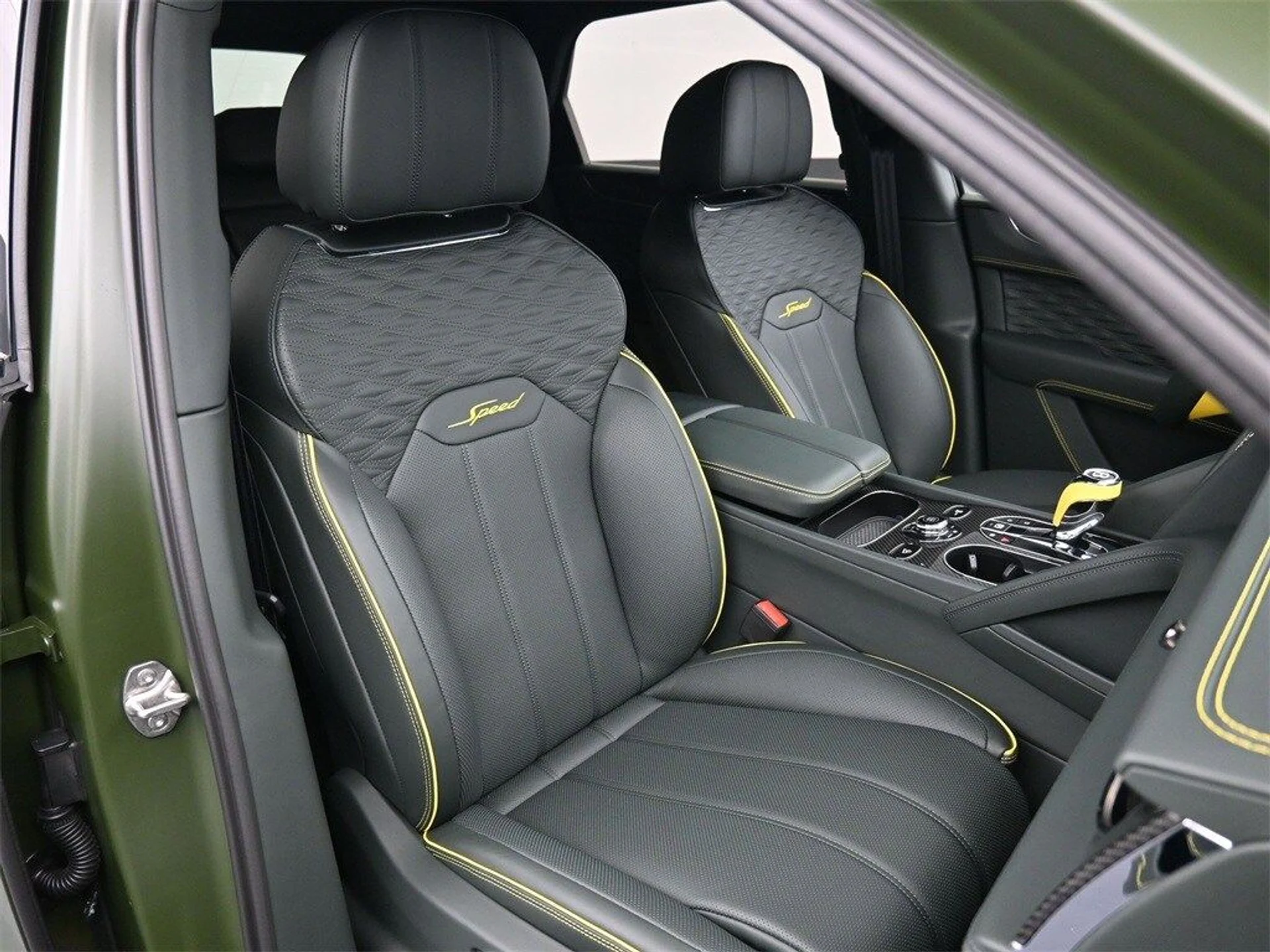 mph016_3287196298_33650b05db7a78093bfa66222a8ce885x_5d76523827