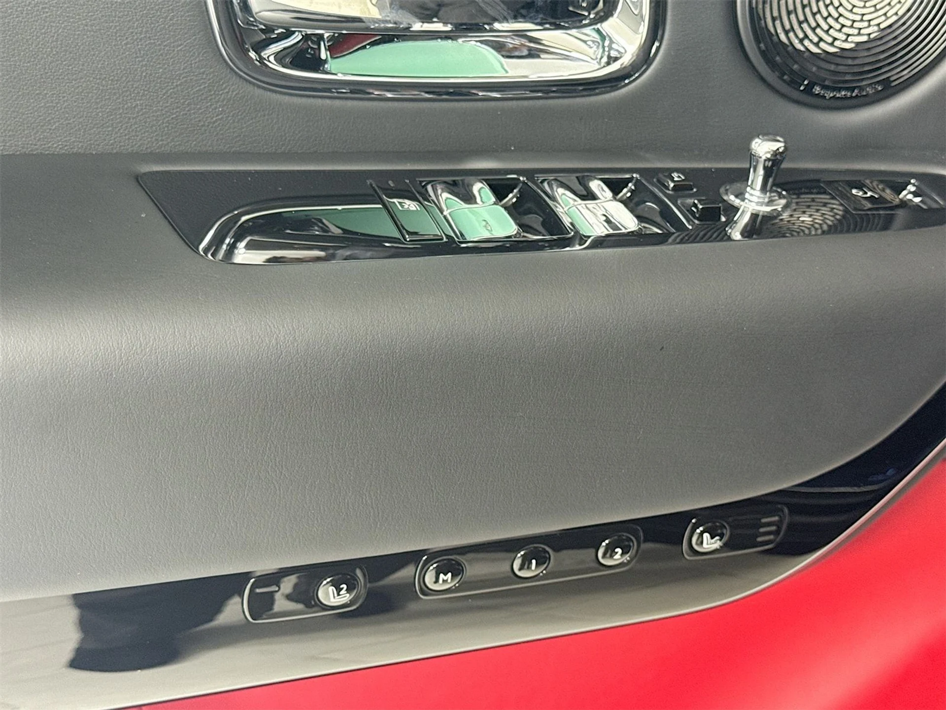 mph016_3290366882_463590f754e3604c8e0250e049308e55x_a012d053ef