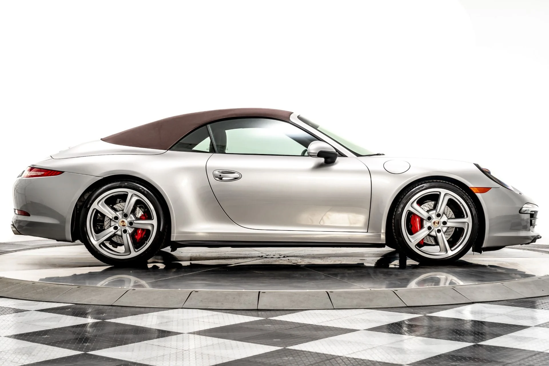 mph016_3291154369_Used_2015_Porsche_911_Carrera_4_S_Cabriolet_1753981330_09726058d4