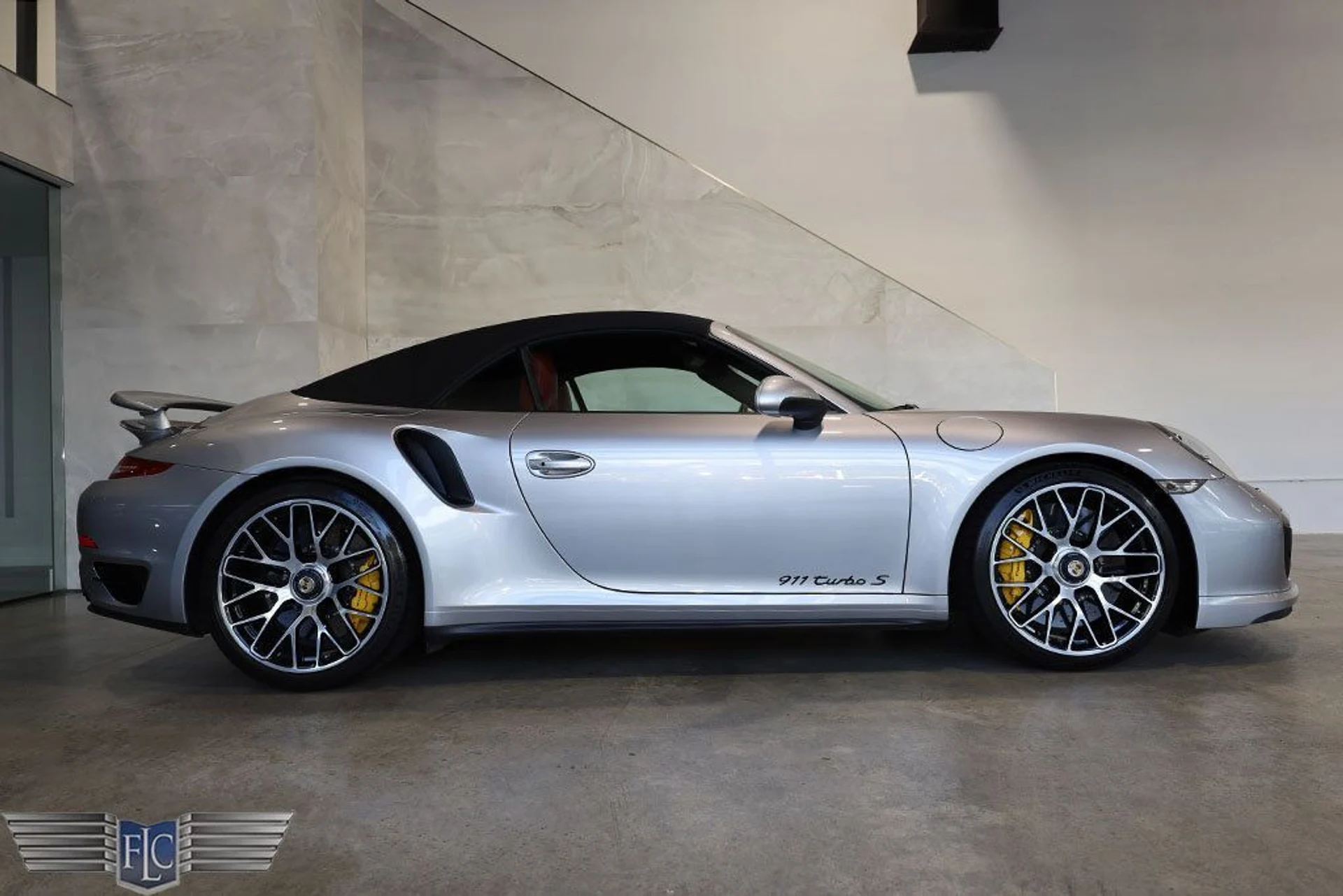 mph016_3293344020_used_2014_porsche_911_turbocabriolet_9689_22886118_17_1024_d581f545e5