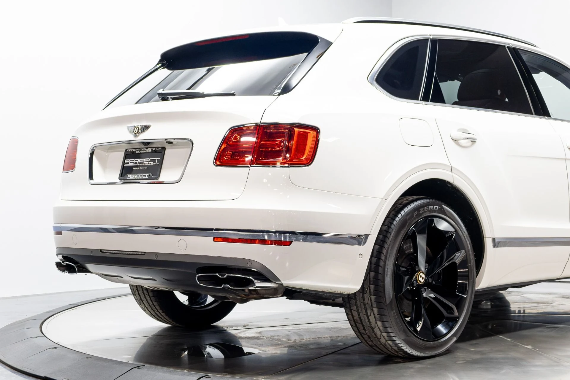 mph016_3293617411_Used_2020_Bentley_Bentayga_V8_1774292202_553fd96208