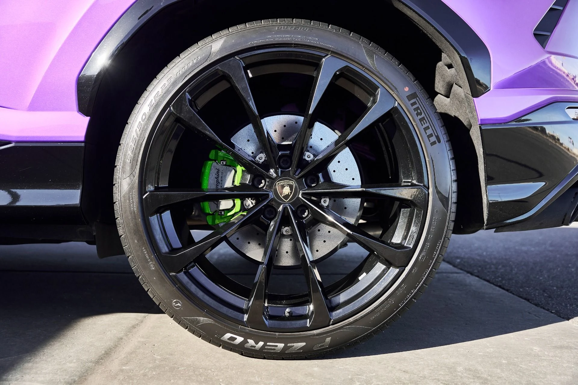 mph016_3294276318_Used_2021_Lamborghini_Urus_1772650622_5e5186659d