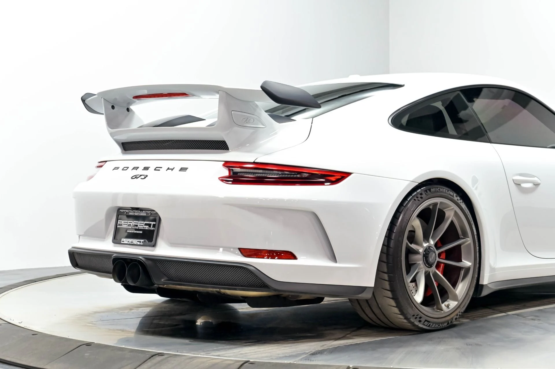 mph016_3296550040_Used_2018_Porsche_911_GT_3_1778195447_8ba9f46d09