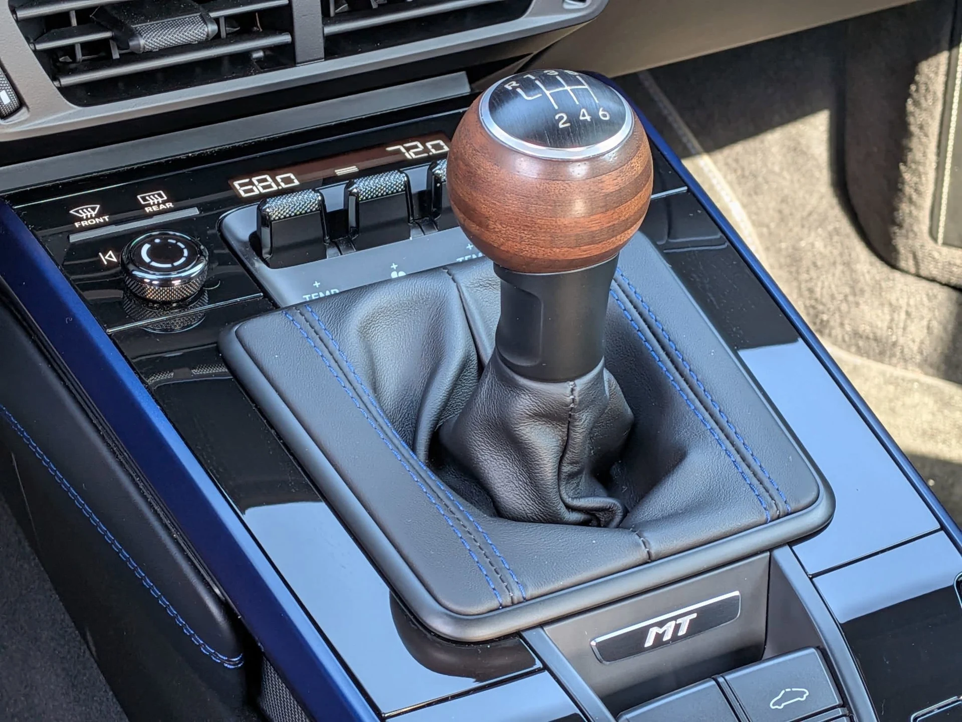 mph016_3297253026_17449755d4e87176e57662780000d50bx_0108a1d915