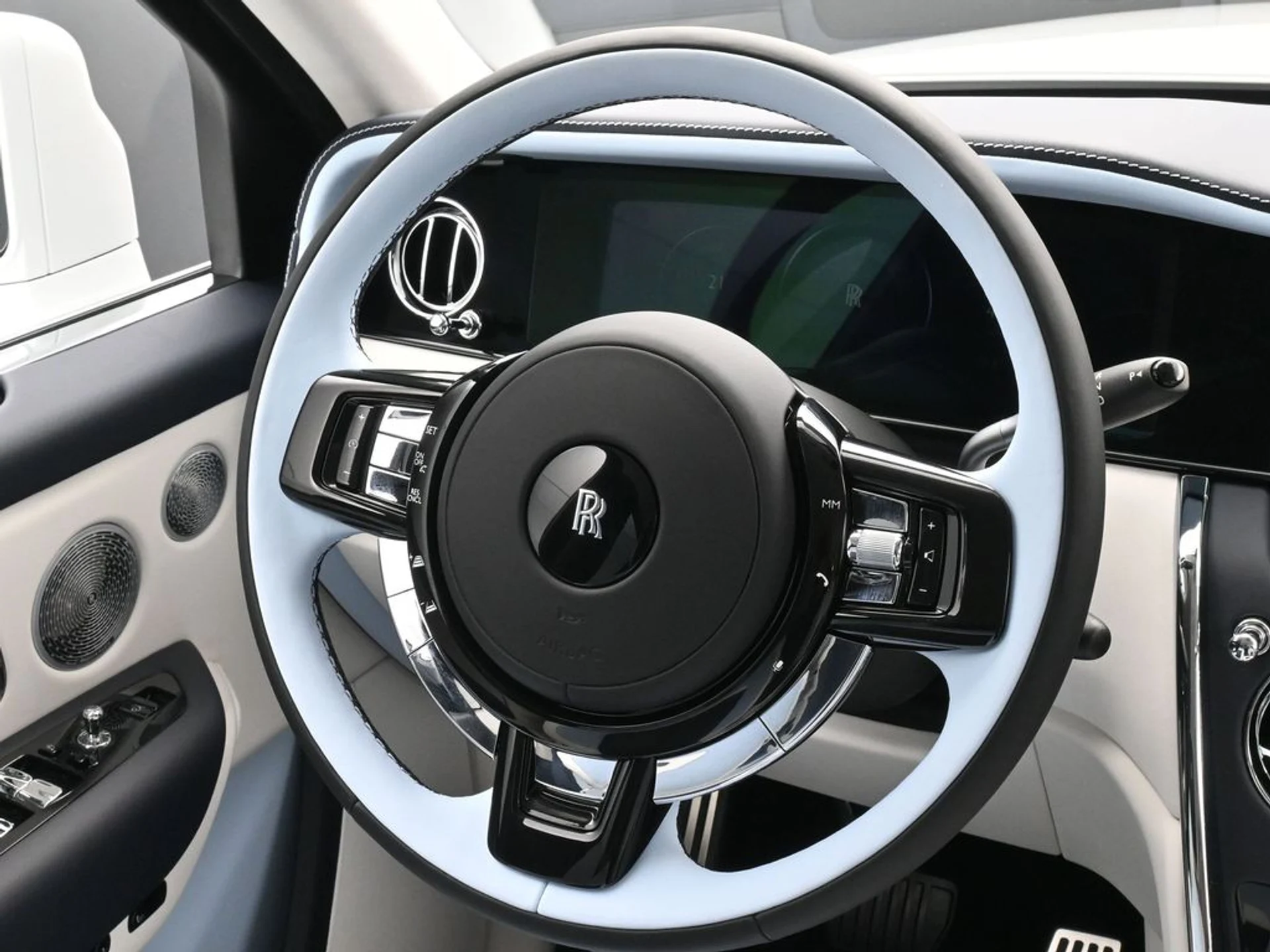 mph016_3298050492_61da514ea12e7846a7db4dfbde03ab03x_e734702e7a