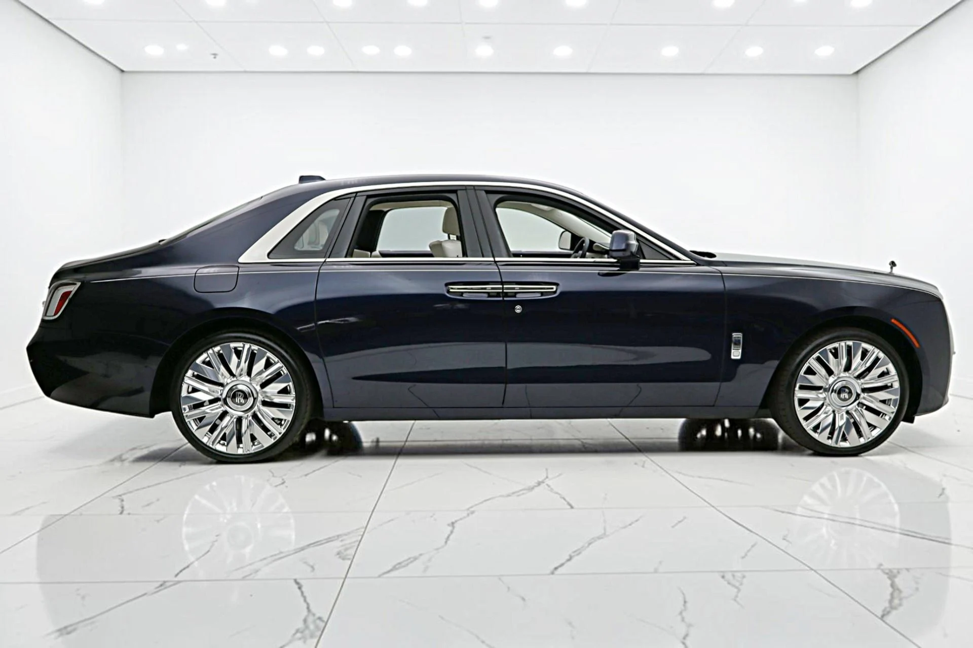 mph016_3303354912_New_2025_Rolls_Royce_Ghost_LEASE_OPTIONS_AVAILABLE_1a33f525b1