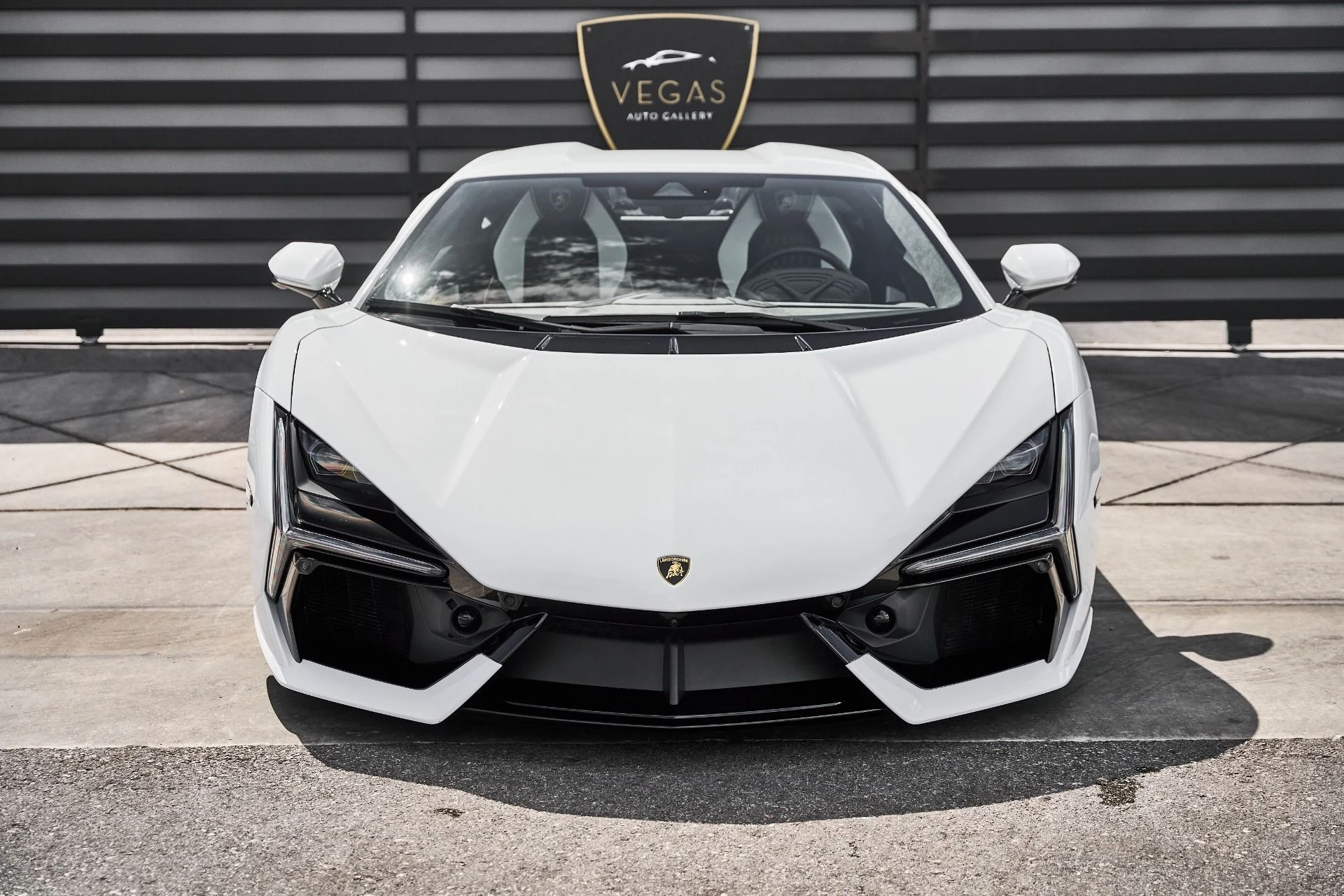 mph016_3305357031_Used_2026_Lamborghini_Revuelto_Base_1777078364_10f4f77365