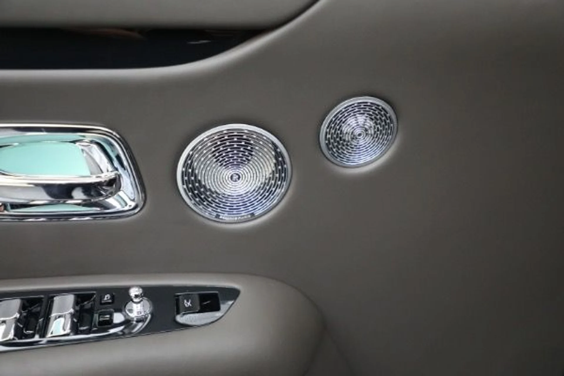 mph016_3309154352_Used_2024_Rolls_Royce_Ghost_b7c2c34361