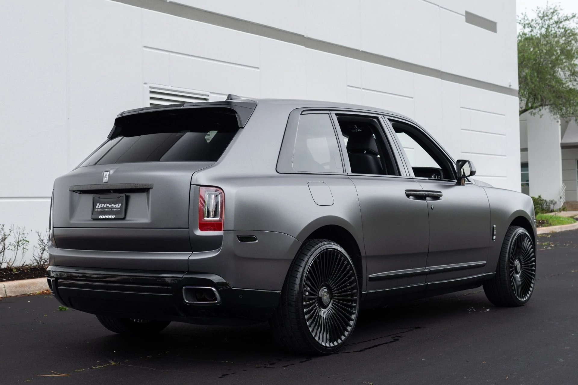 mph016_3309297823_Used_2020_Rolls_Royce_Cullinan_1775753700_ad085ad60d