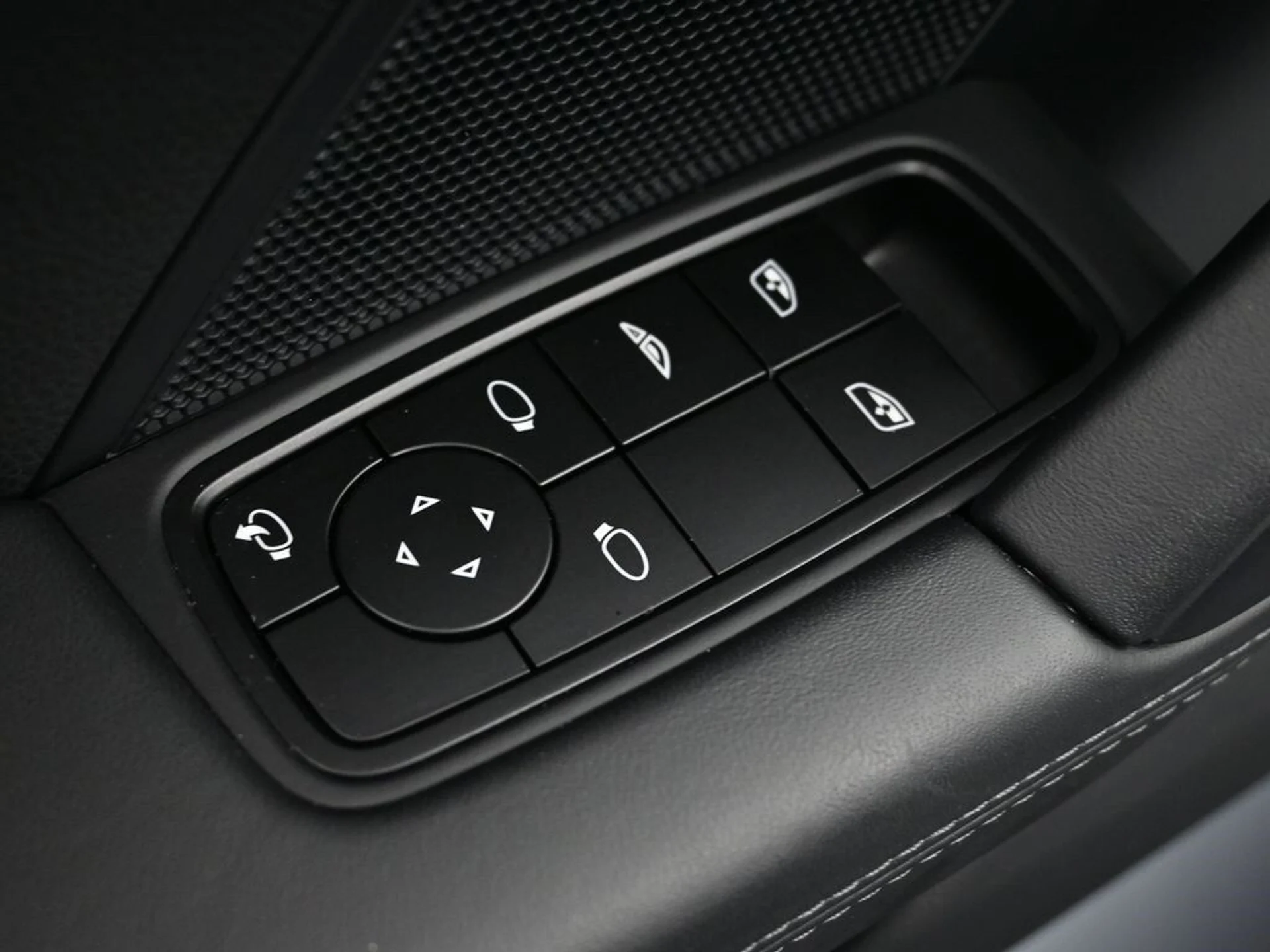 mph016_3313579594_345d8f905a24730cafe04cc66e64e57ex_cb1eaf840b