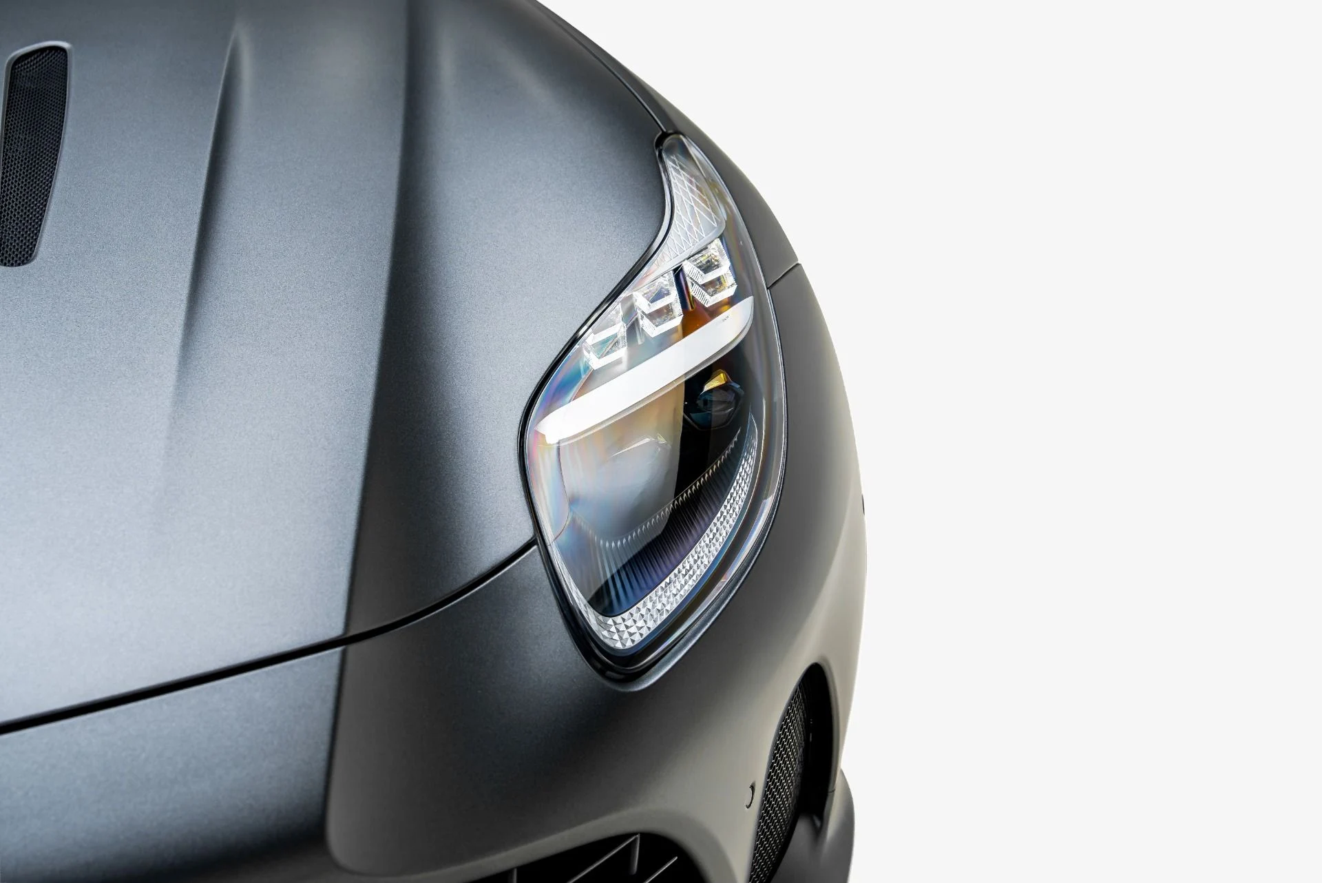 mph016_3314463047_Used_2024_Aston_Martin_DB_12_V8_1784874890_b4ba4ef4bd