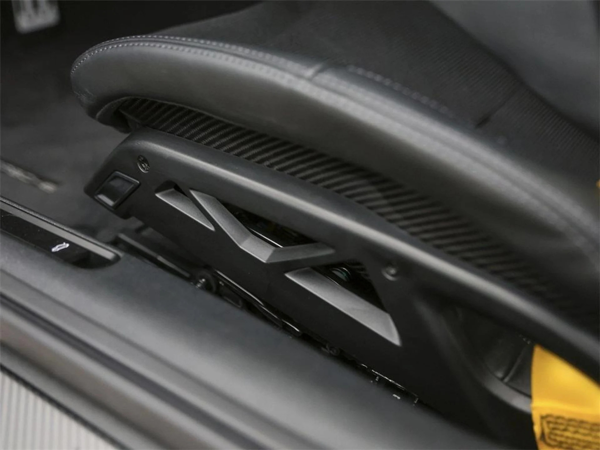 mph016_3316145355_xi55_L_Wxx_Nl_BQ_9ieq_B_Lc8_ZK_Gh_DU_0_5e672c499a