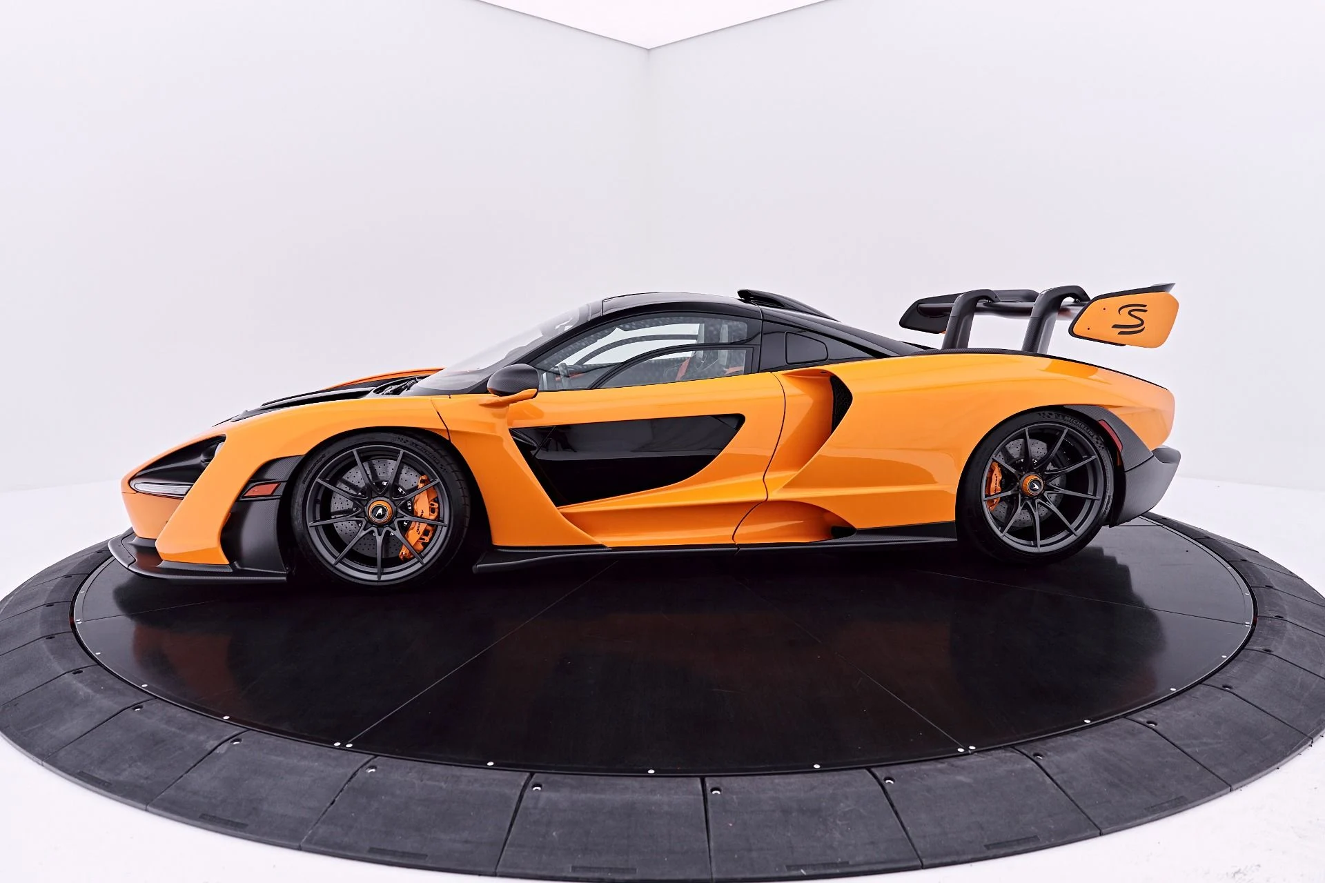 mph016_3319142723_Used_2019_Mc_Laren_Senna_1783960697_98d16e404e