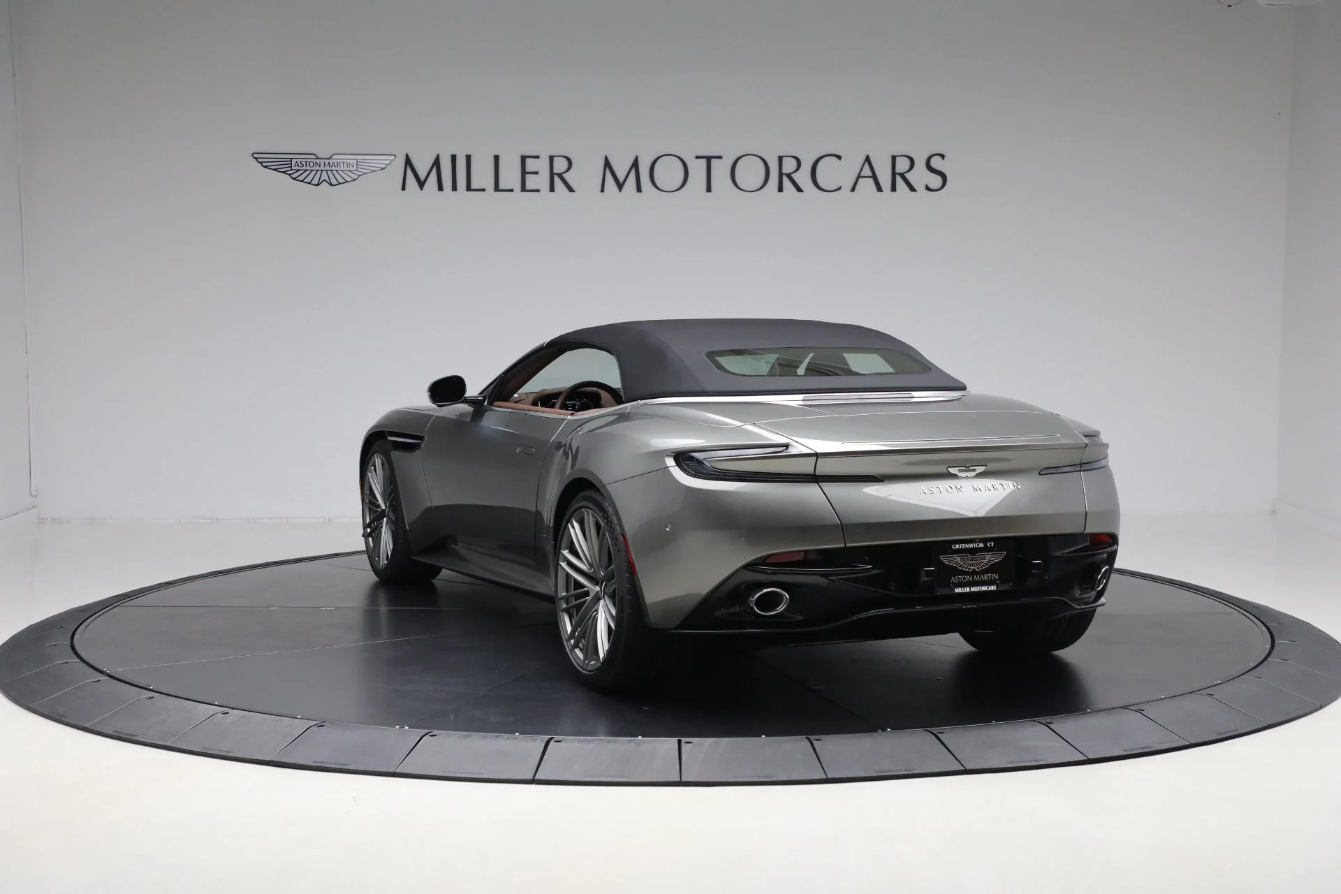 mph016_3319230550_New_2026_Aston_Martin_DB_12_Volante_37466f4743
