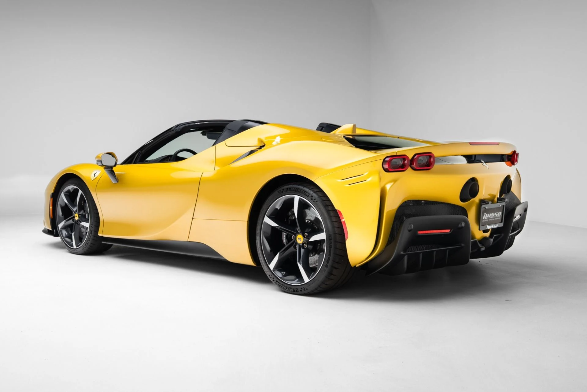 mph016_3321465758_Used_2023_Ferrari_SF_90_Spider_1770940760_146ed88a55