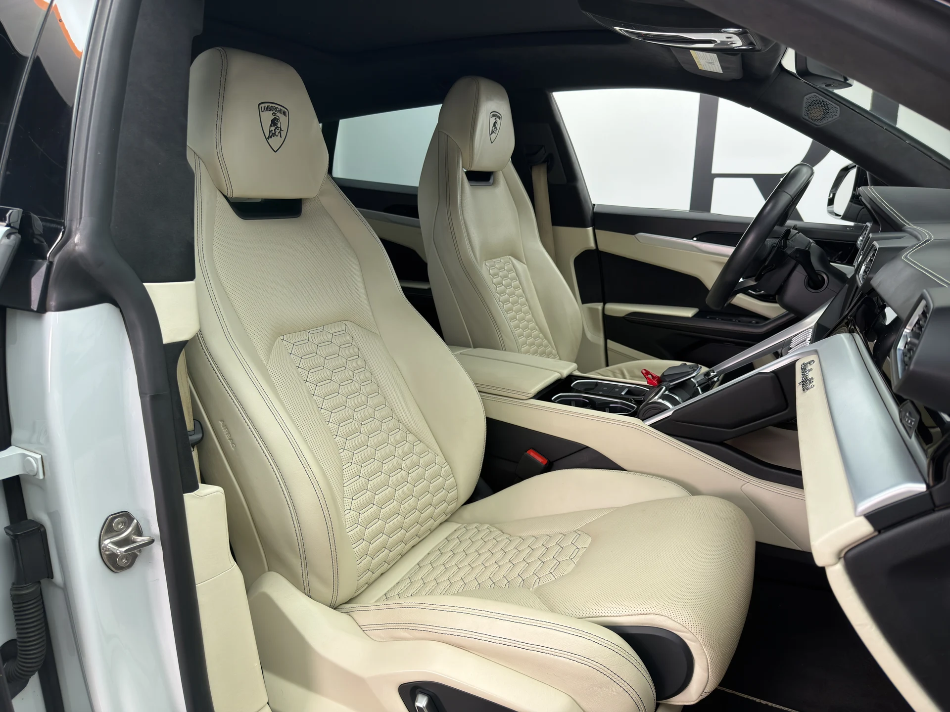 mph016_3322476538_RP_8548_interior_004_29bf061093